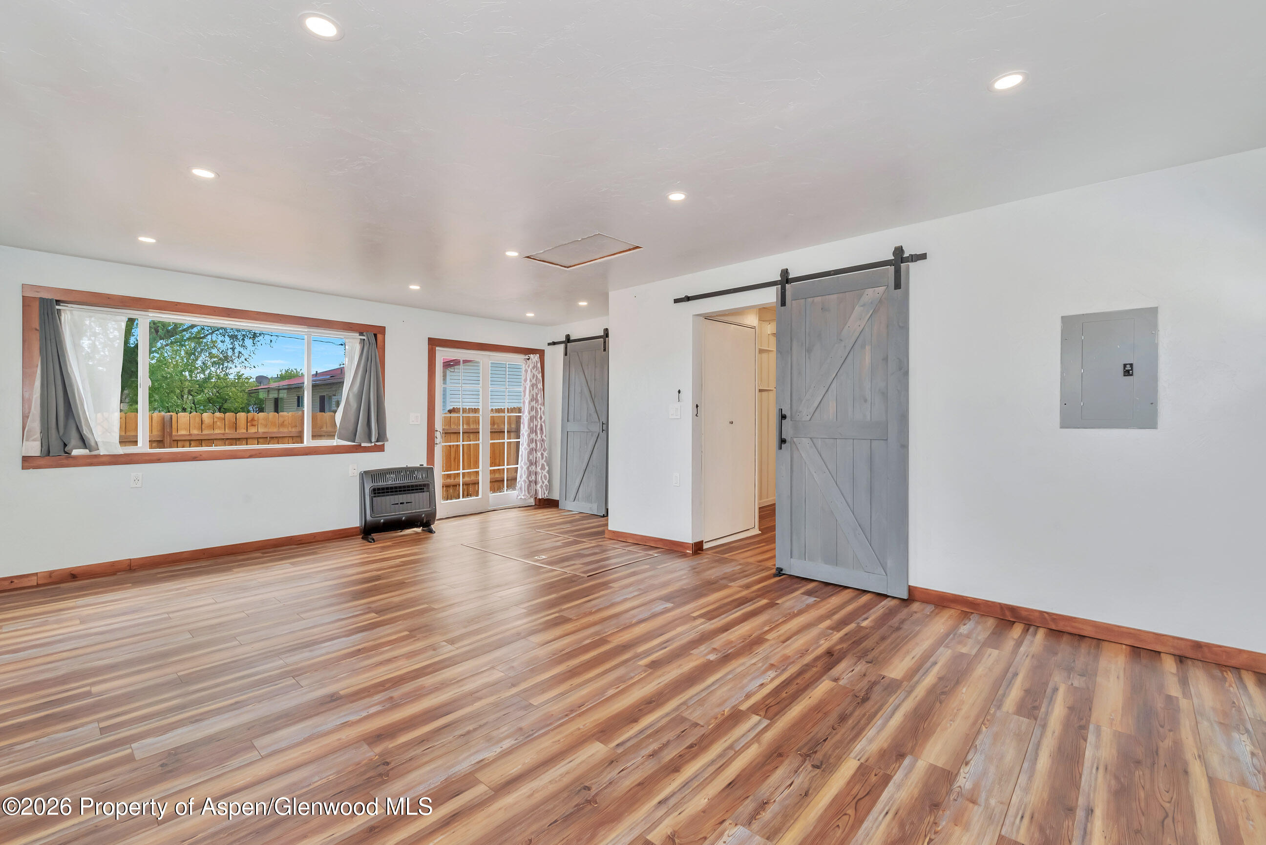 577 Steele Street Property Photo 24