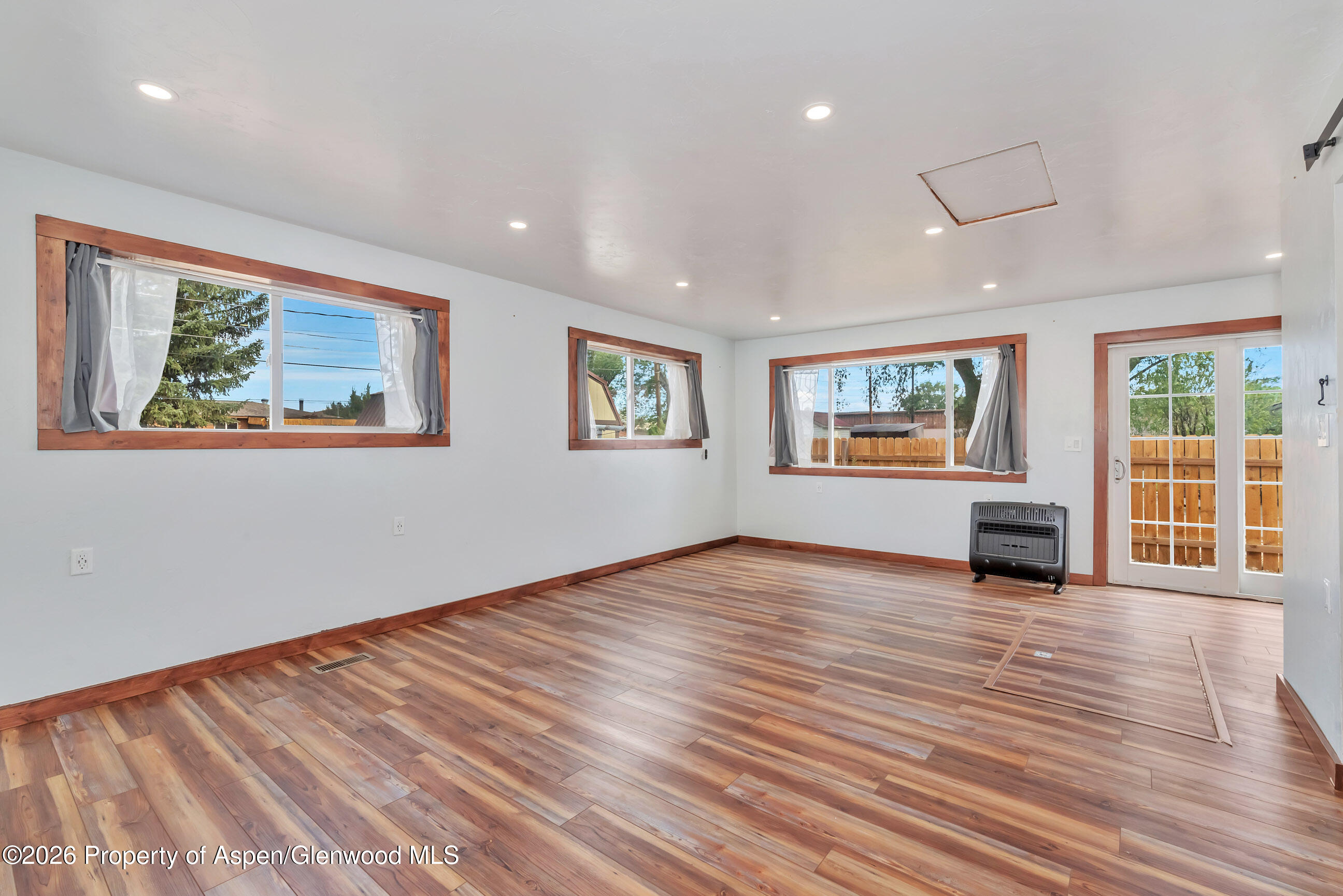 577 Steele Street Property Photo 25