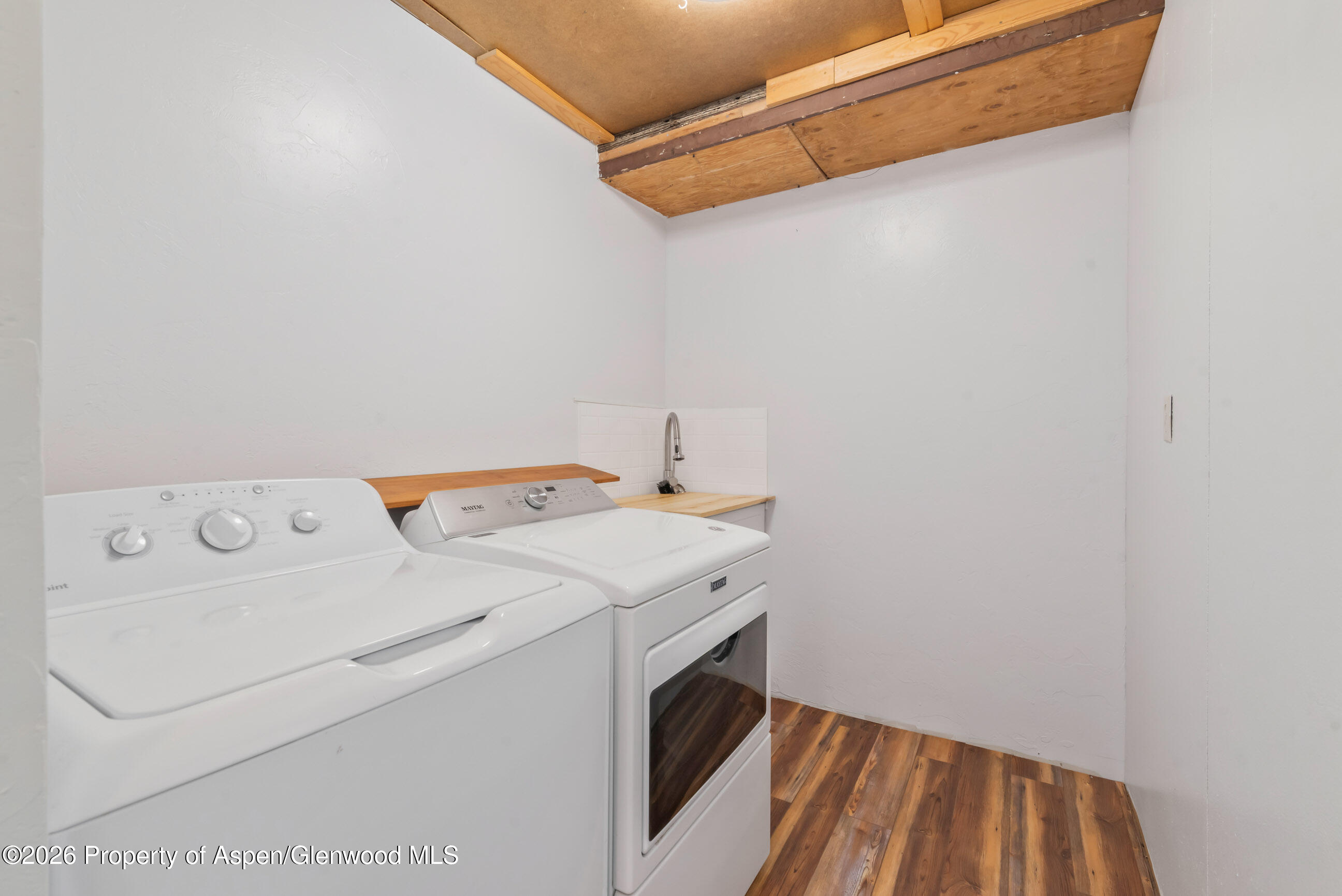577 Steele Street Property Photo 27