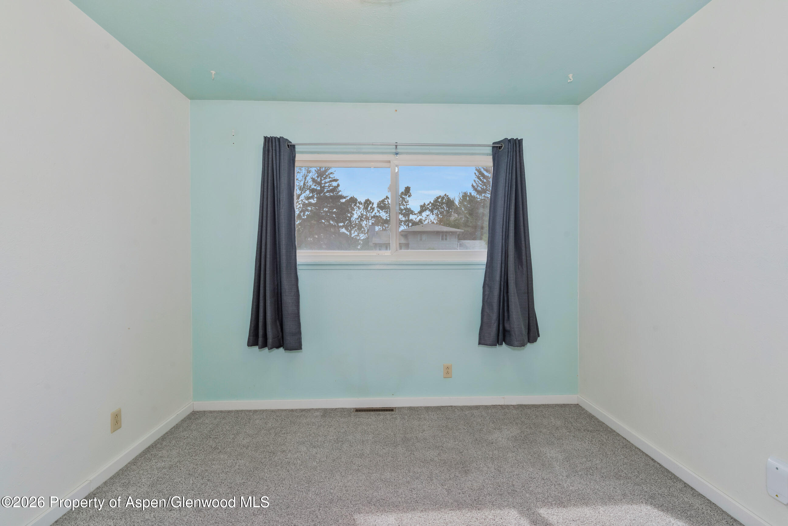 577 Steele Street Property Photo 30