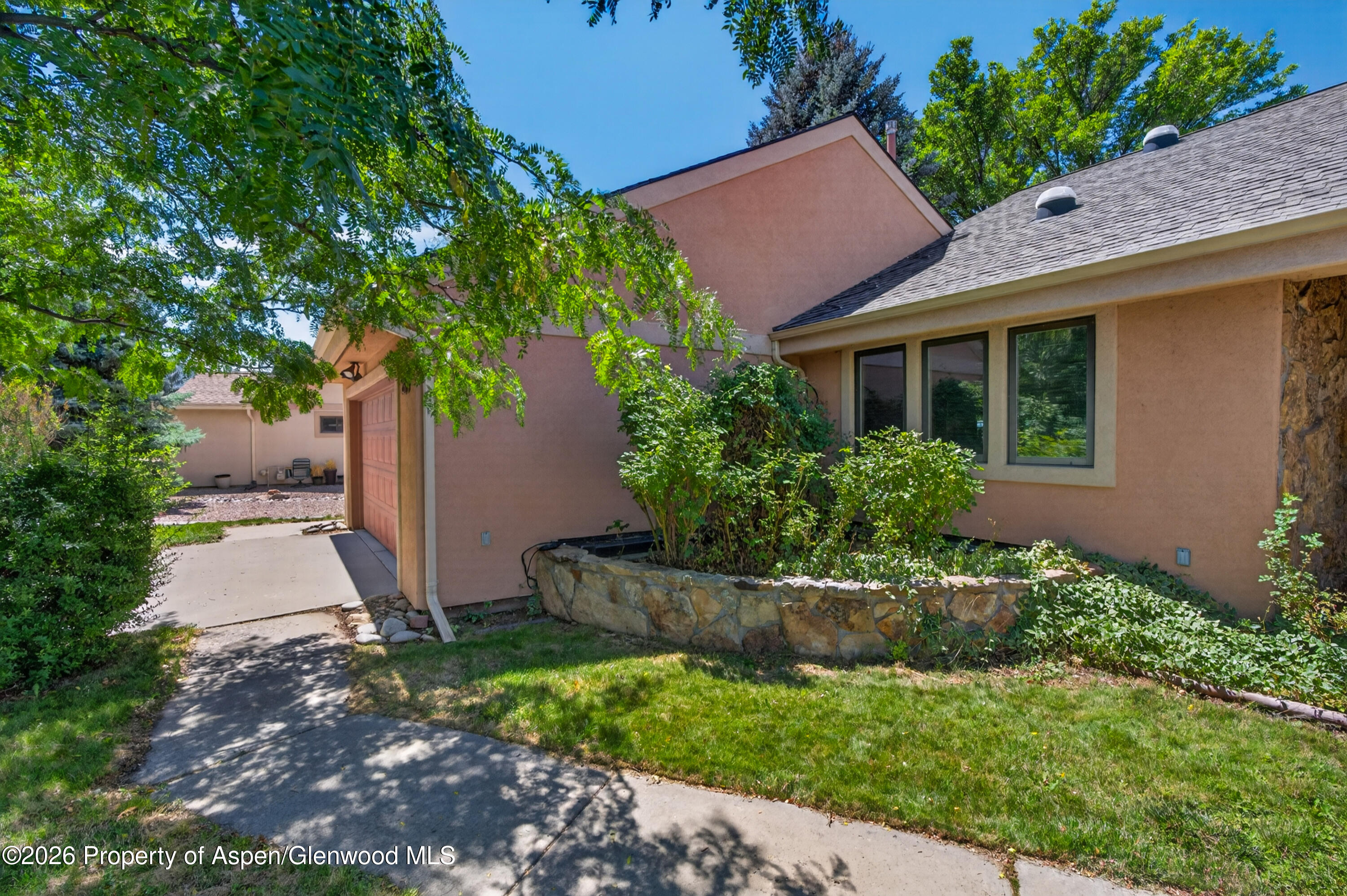 259 Willow Creek Trail Property Photo 4