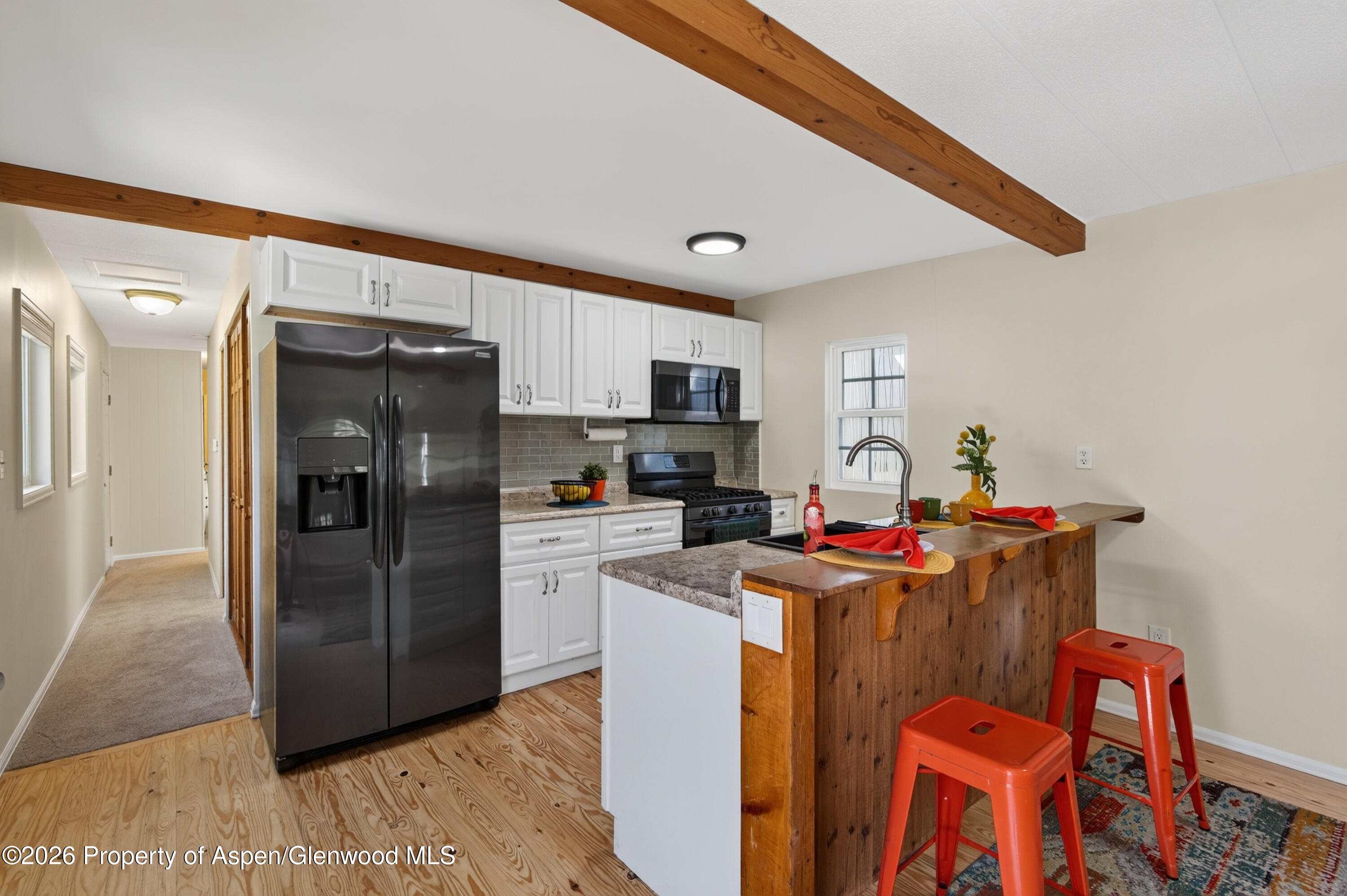 49 Grey Wolf Property Photo 4