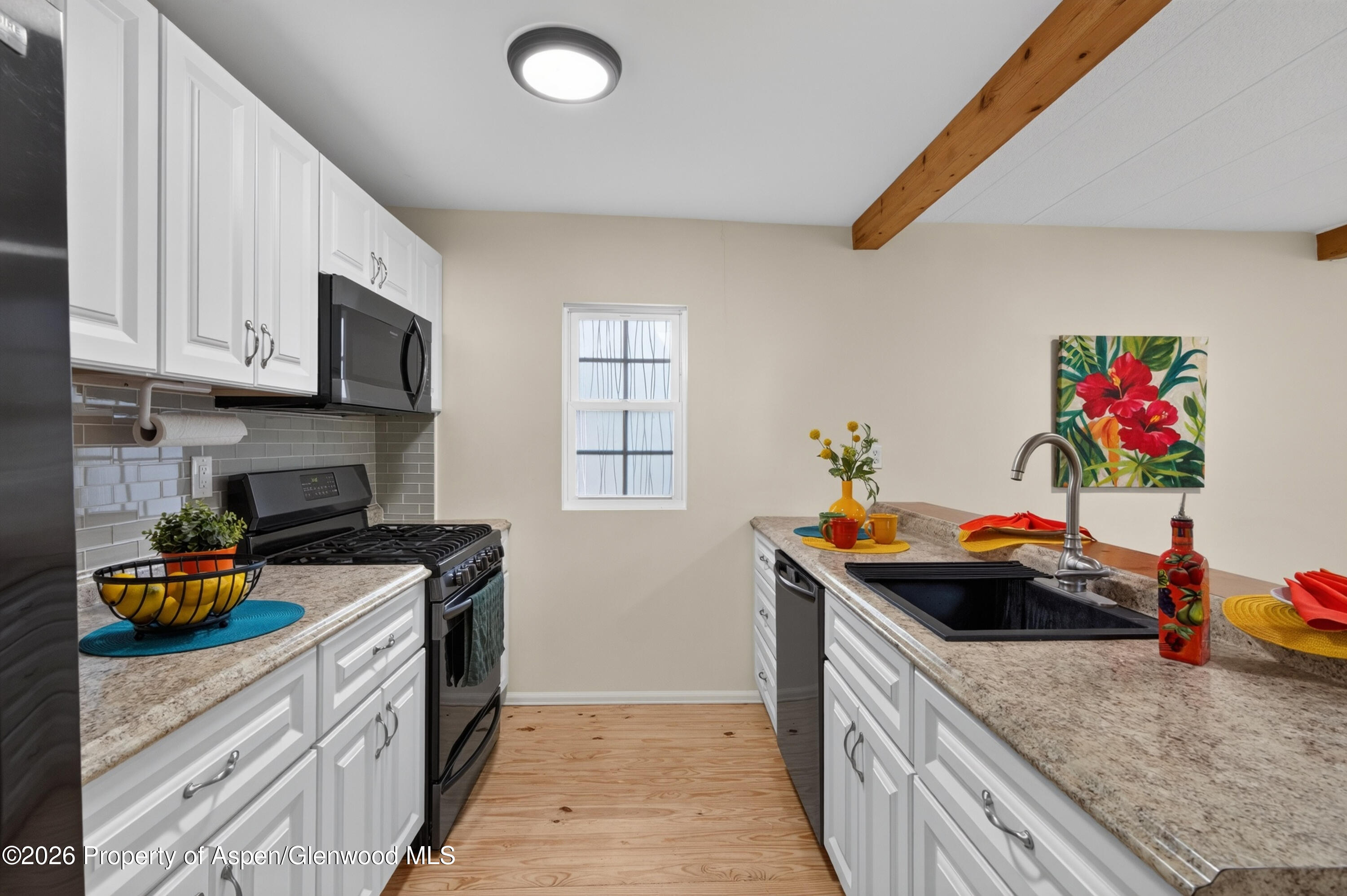 49 Grey Wolf Property Photo 6