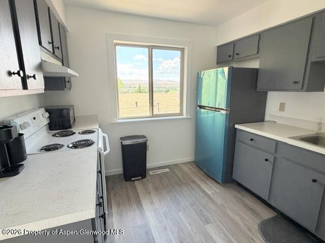 575 7th Avenue W #2 Property Photo 3