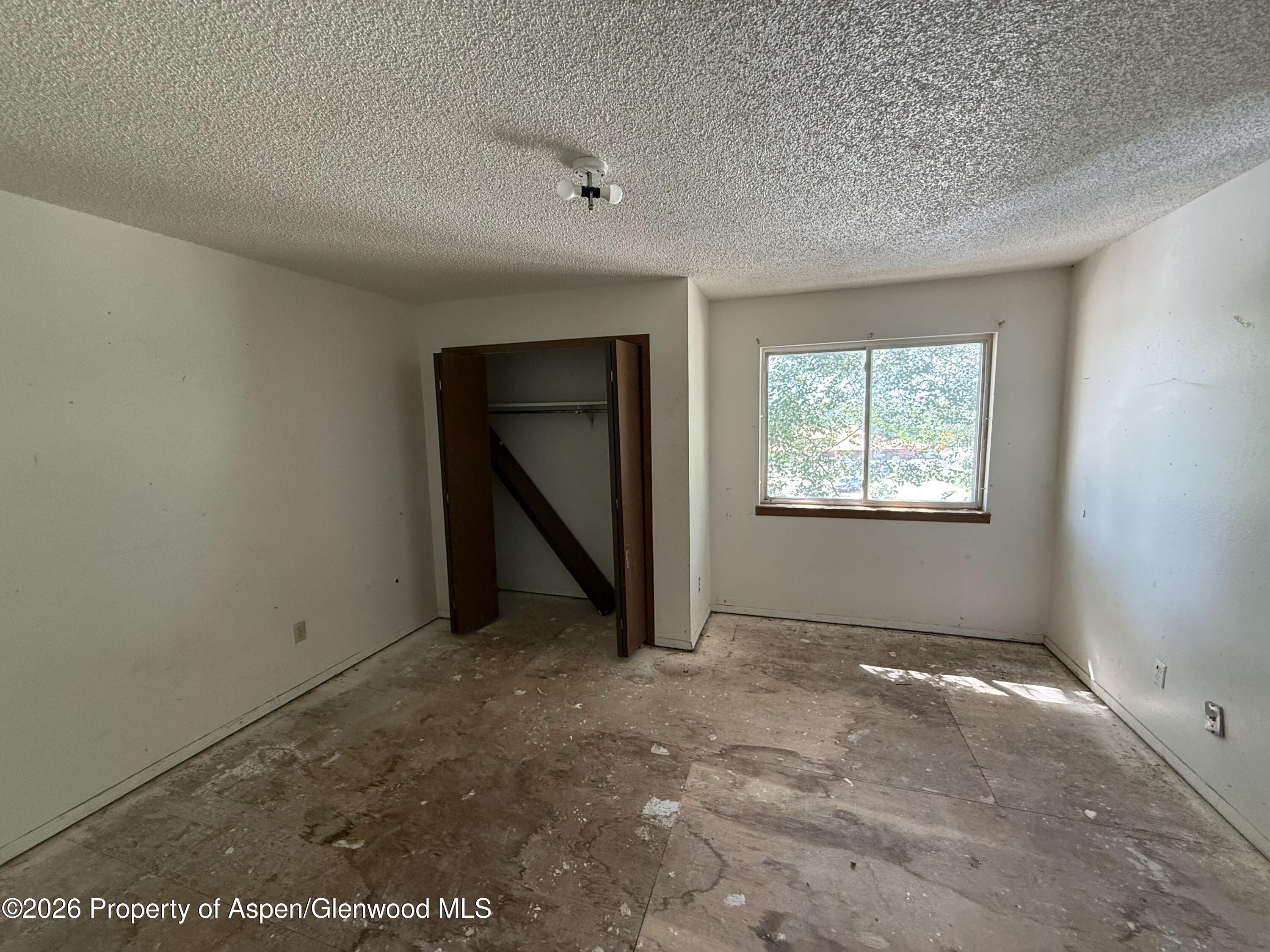 1030 E 7th Street Property Photo 6