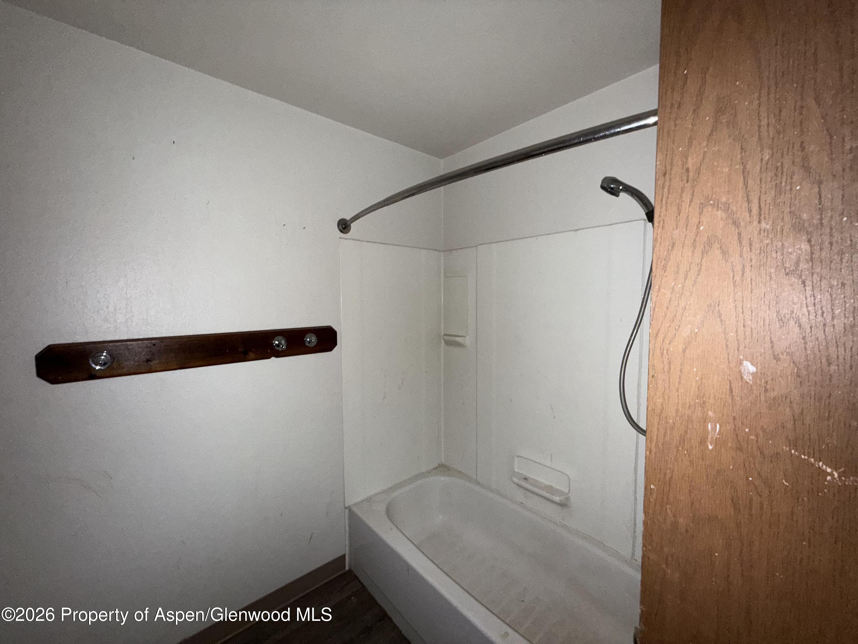 1030 E 7th Street Property Photo 9