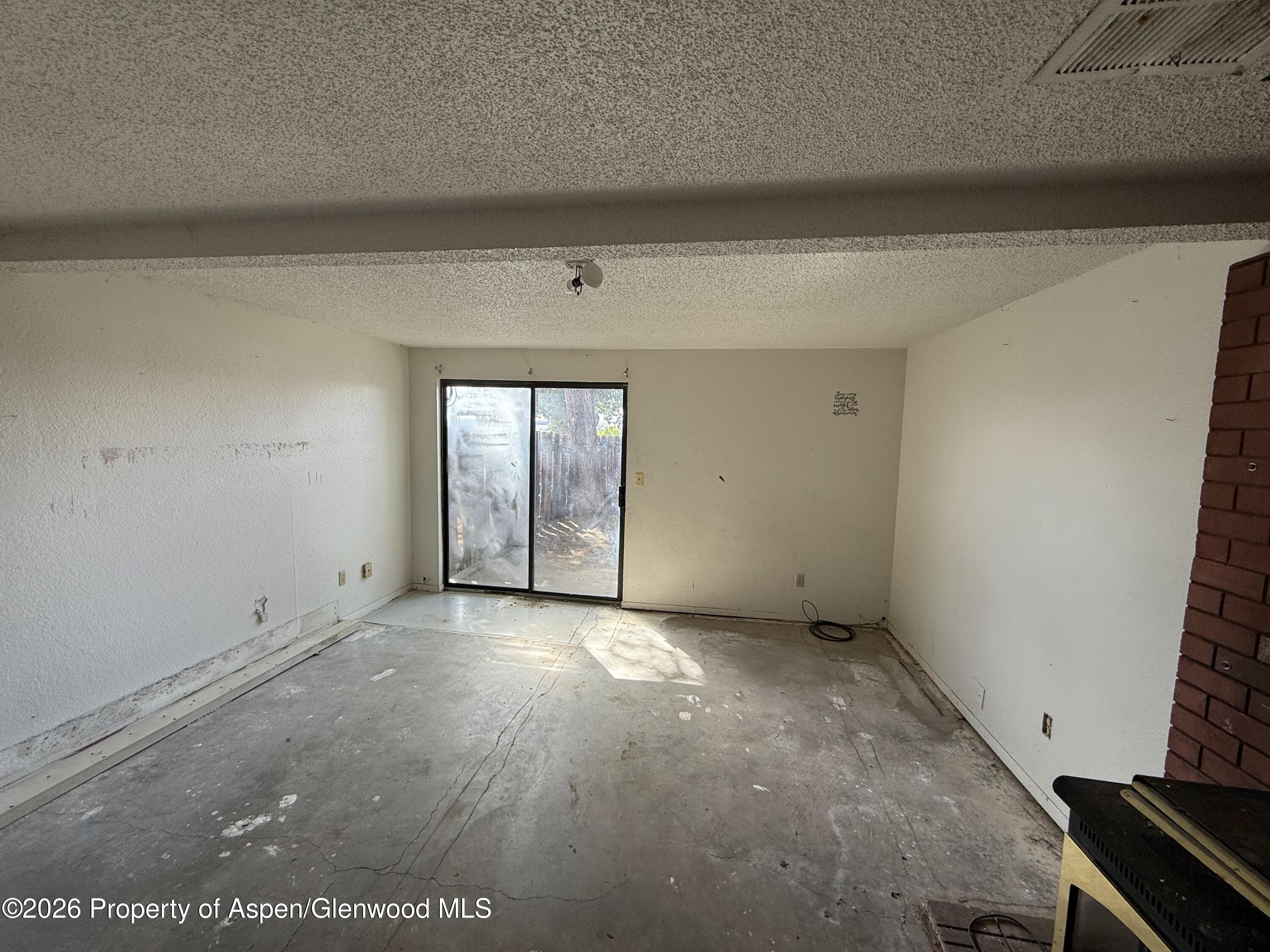 1030 E 7th Street Property Photo 13