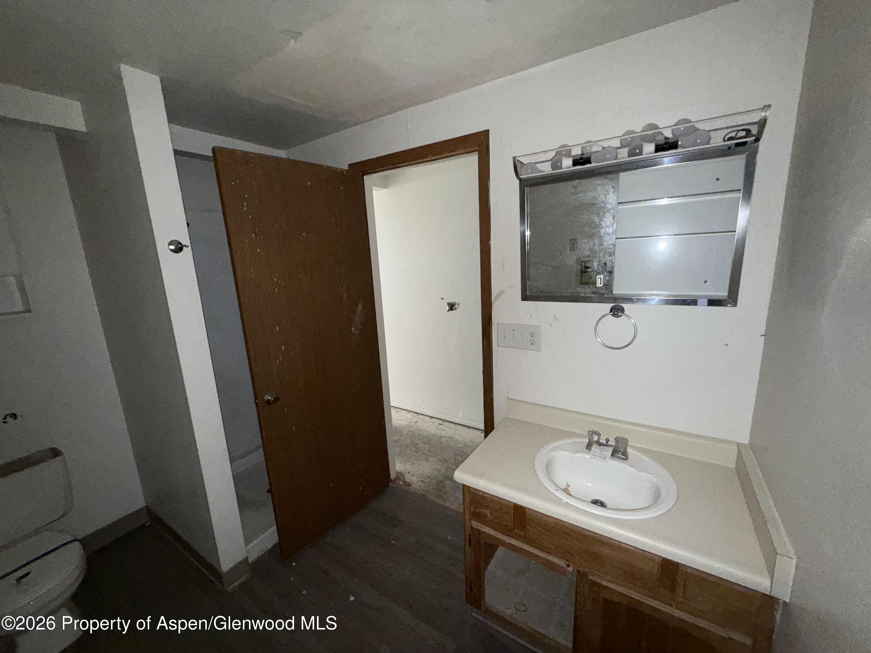 1030 E 7th Street Property Photo 15