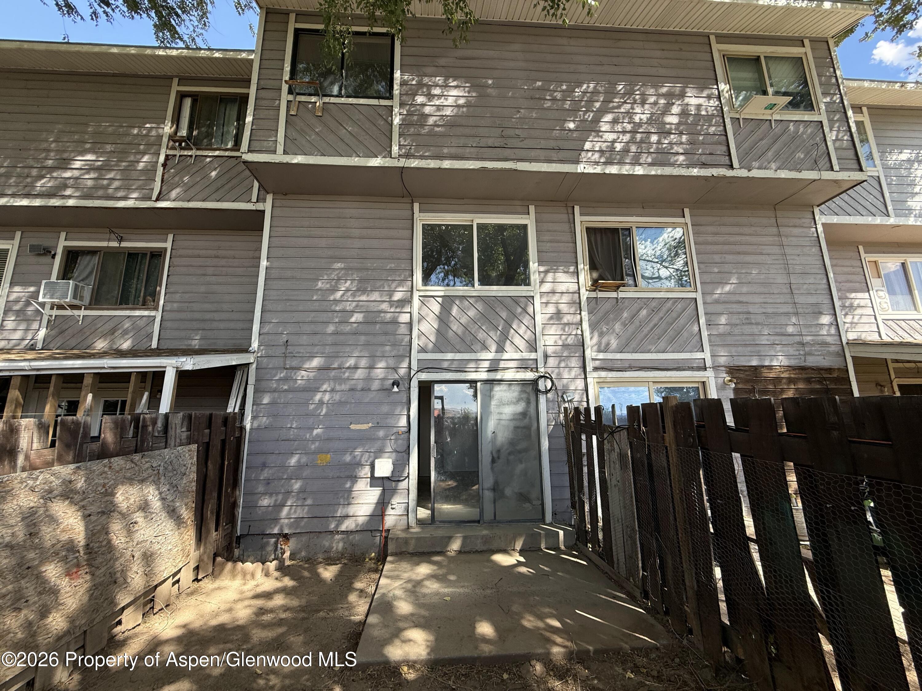 1030 E 7th Street Property Photo 17