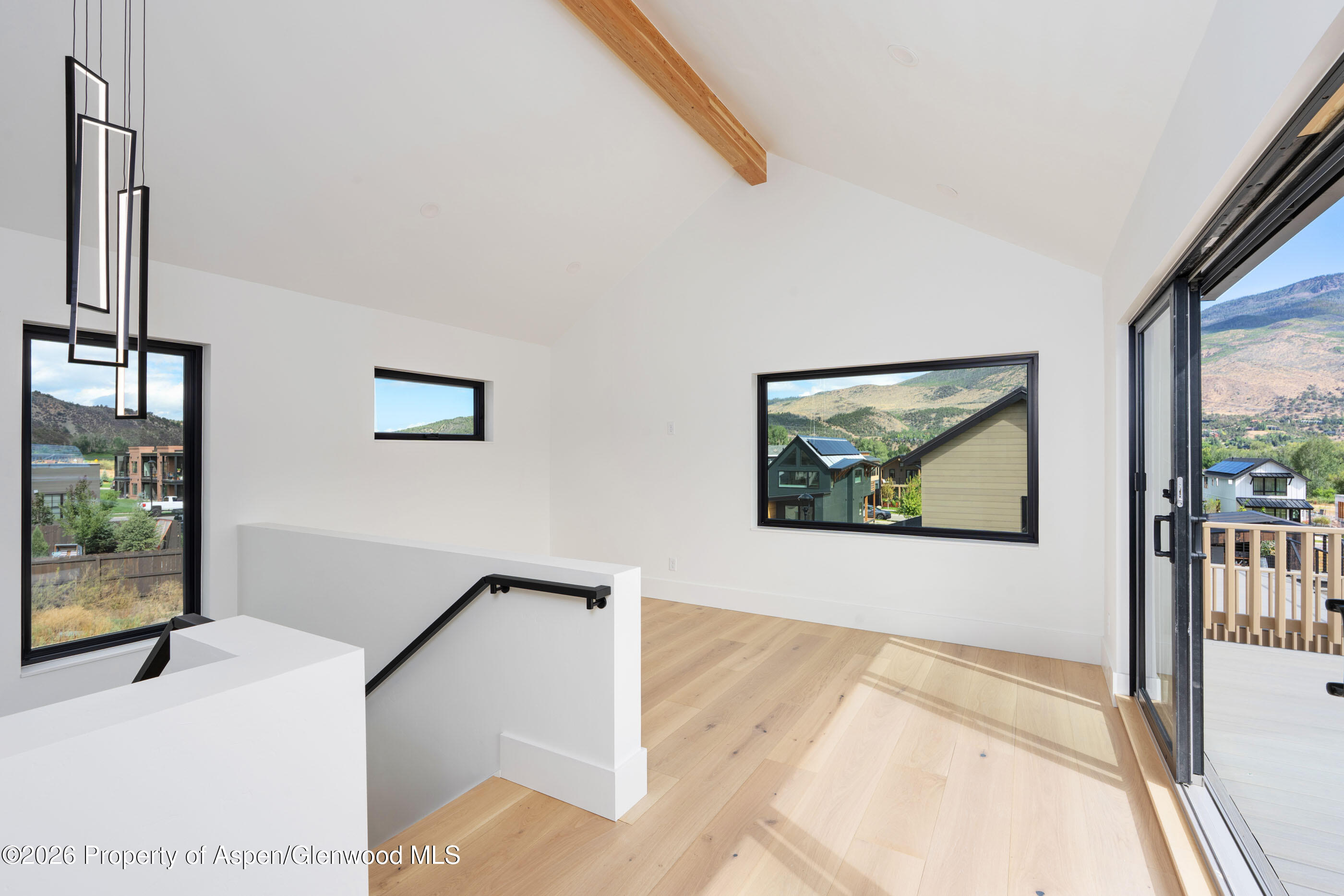 428 Amesbury Drive Property Photo 14