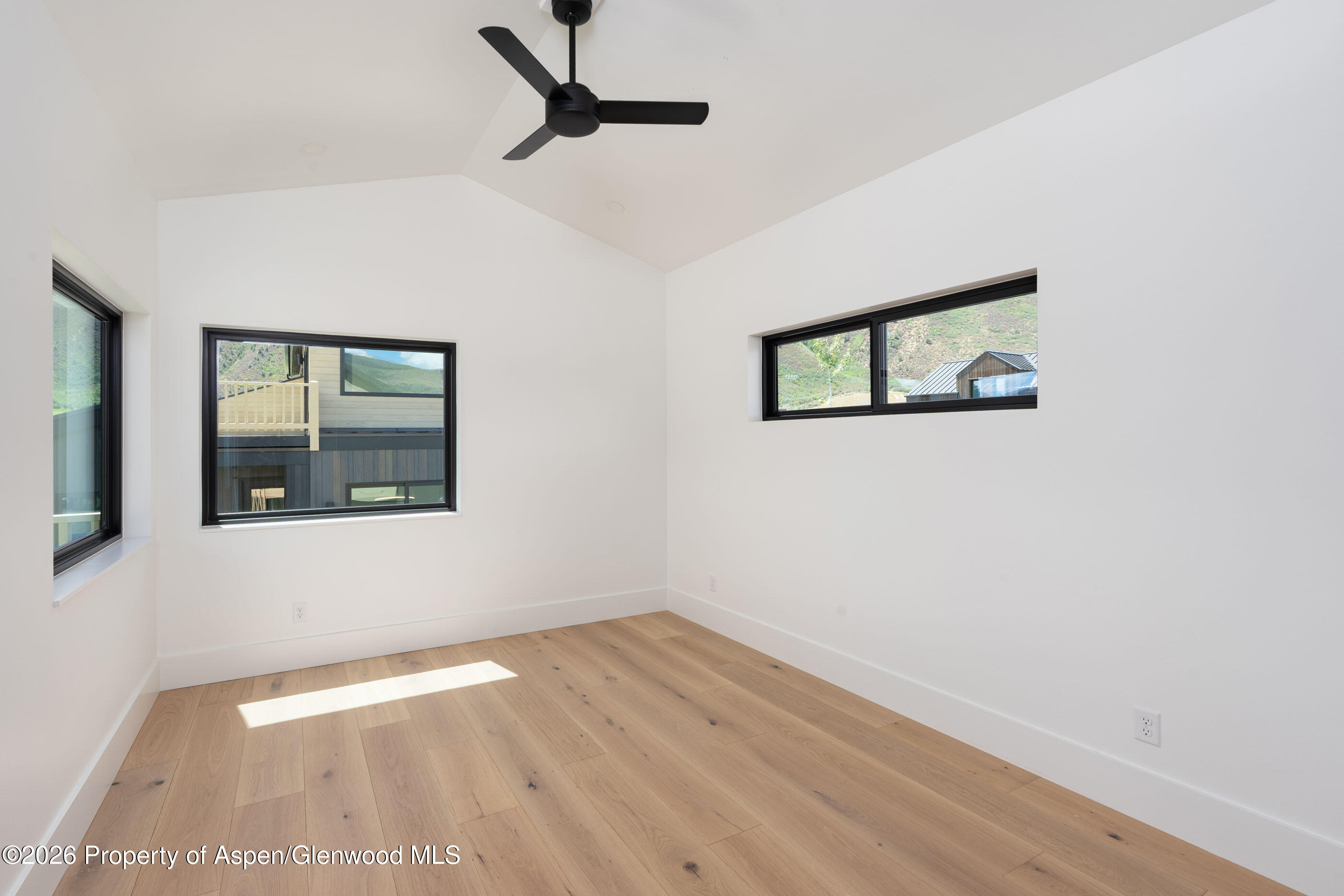 428 Amesbury Drive Property Photo 22