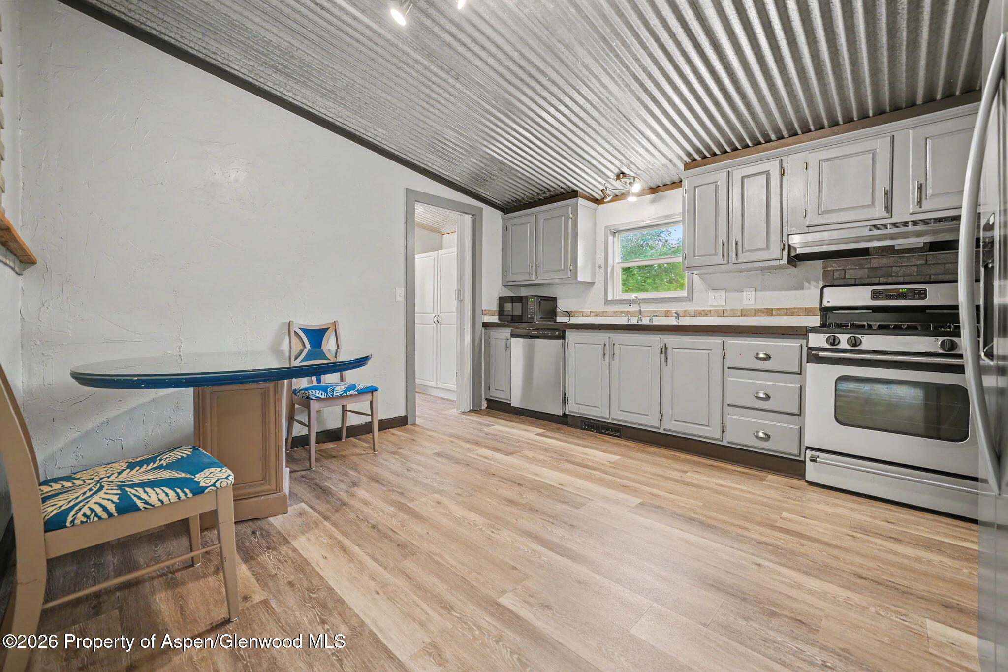23 E Bonanza Place Property Photo 6