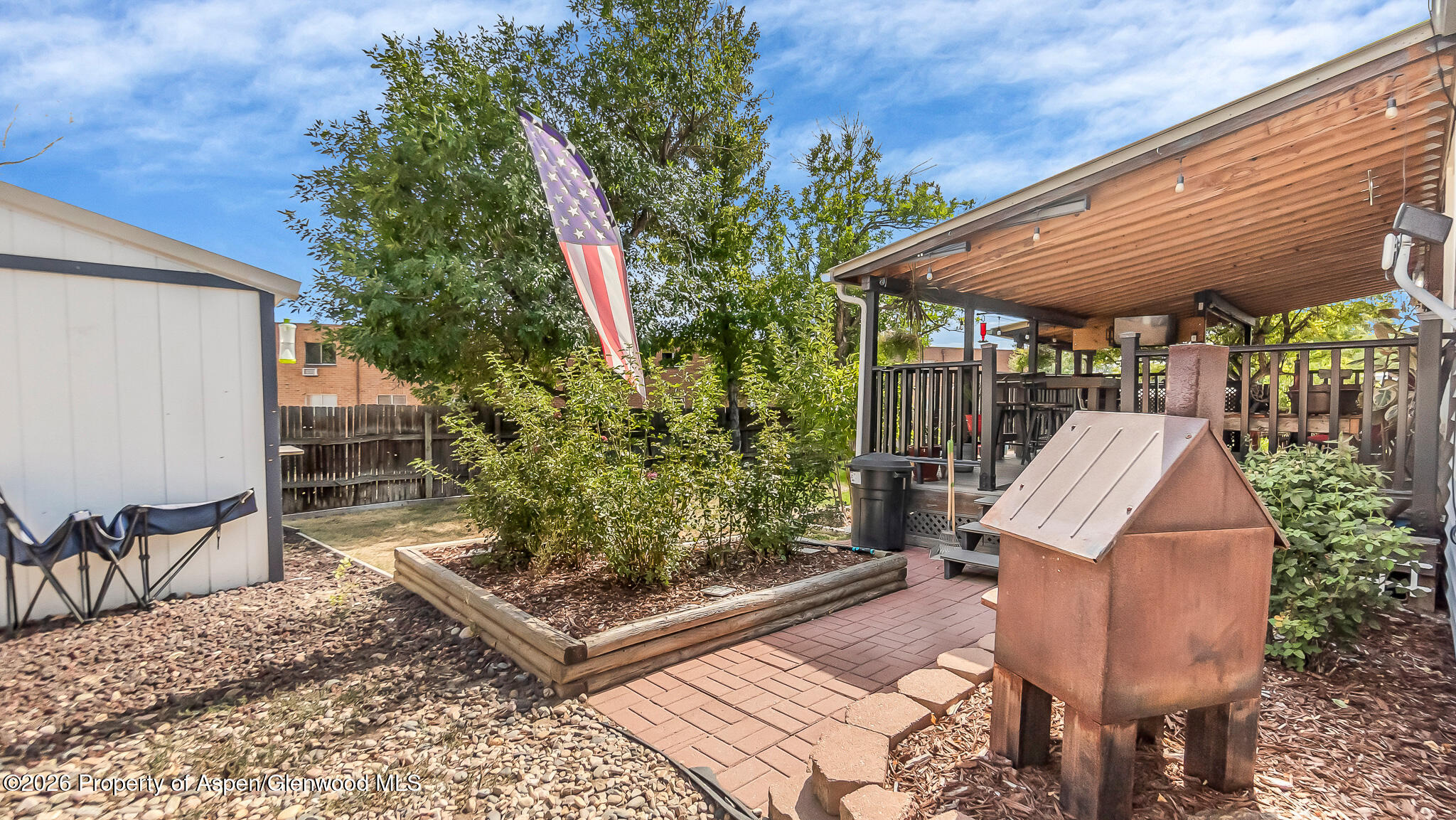1266 Crest Drive Property Photo 4