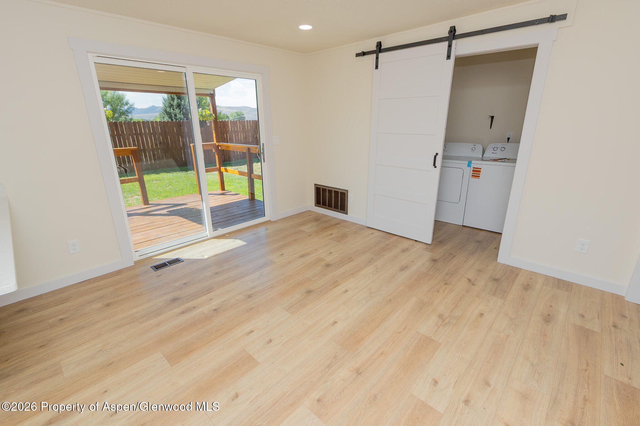 570 Larry Lane Property Photo 12
