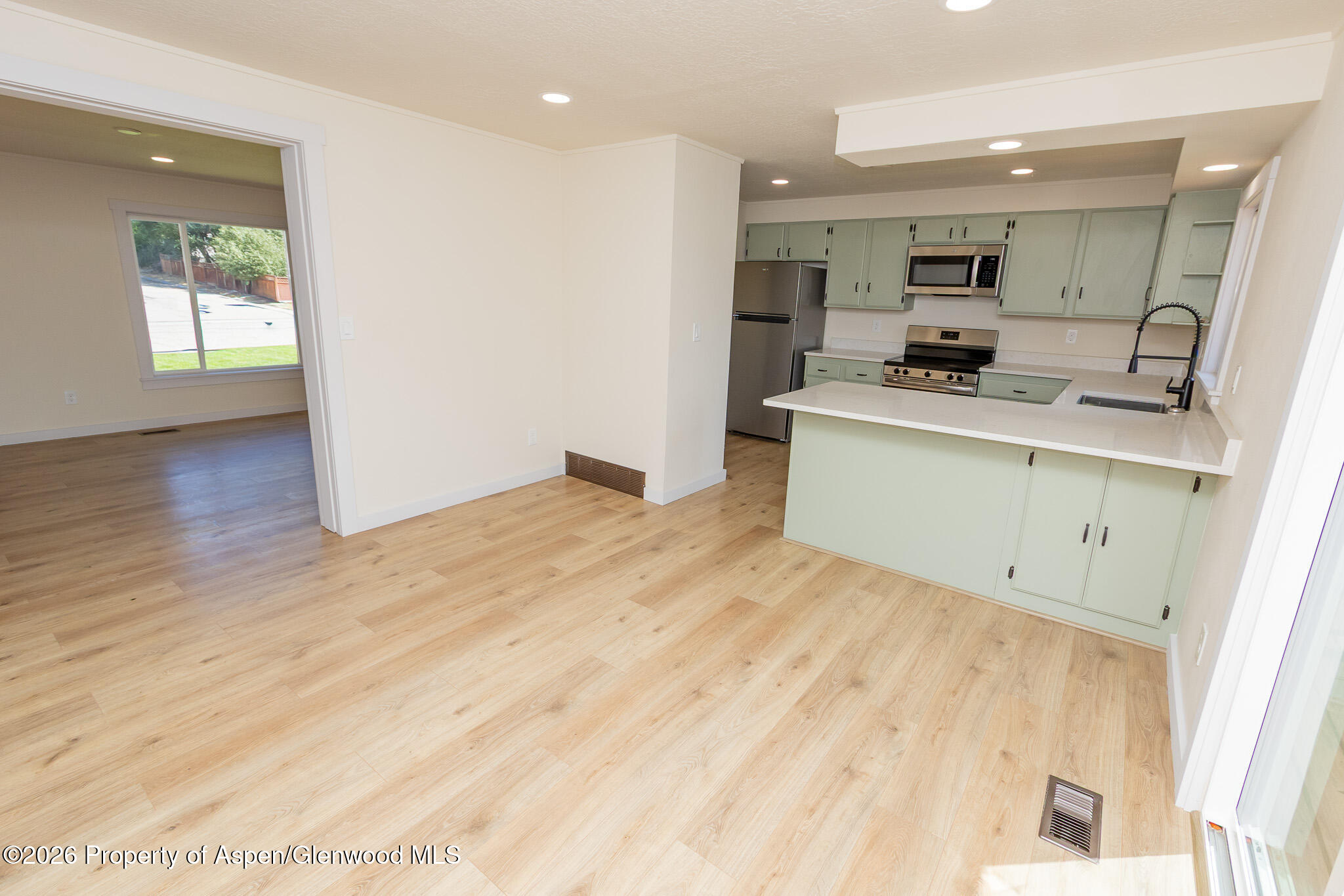 570 Larry Lane Property Photo 13