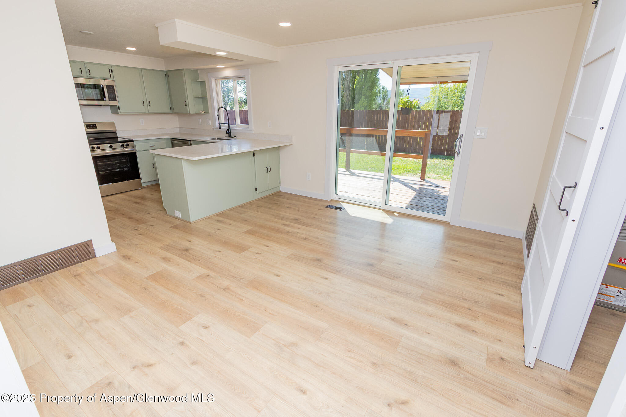570 Larry Lane Property Photo 14