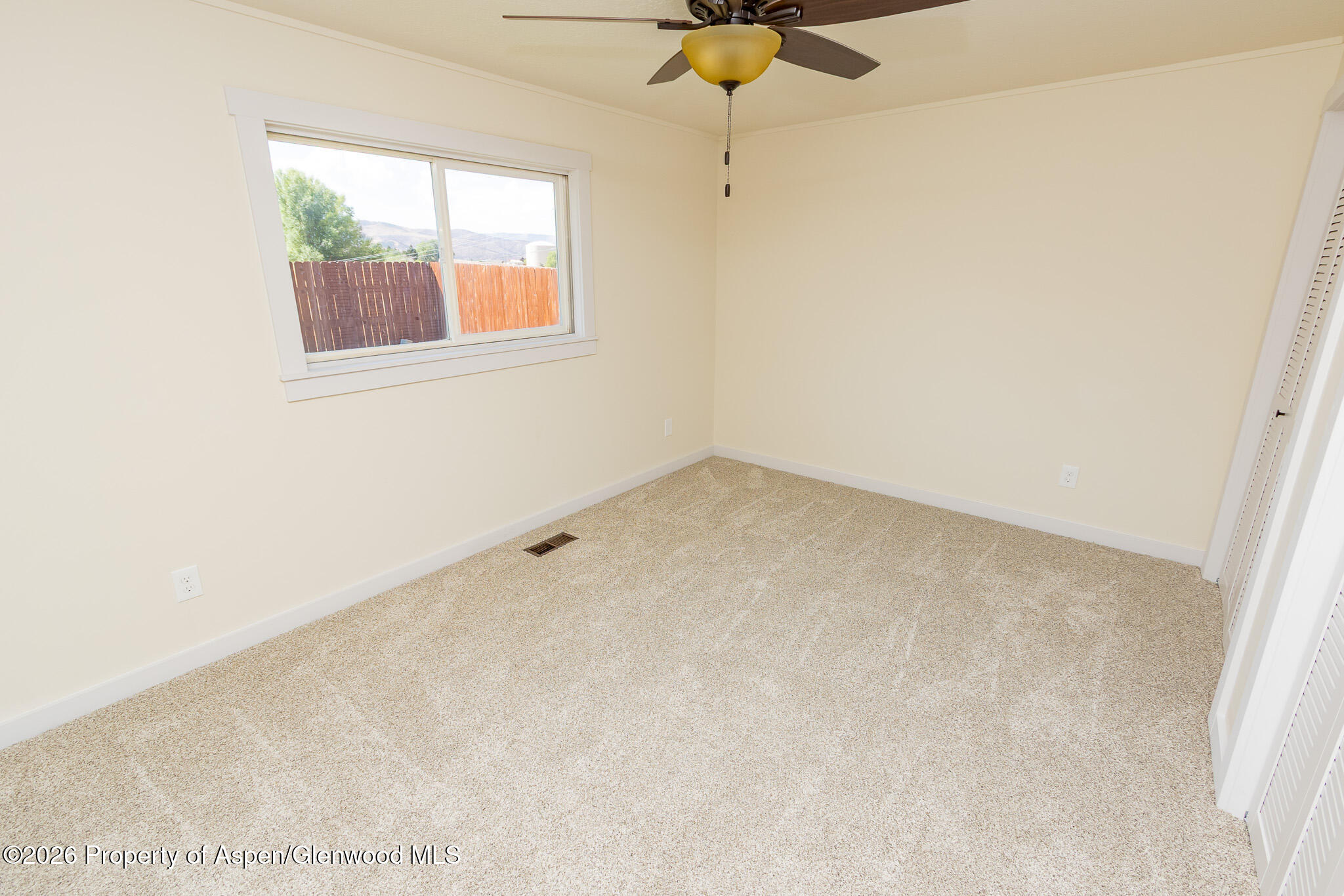 570 Larry Lane Property Photo 16