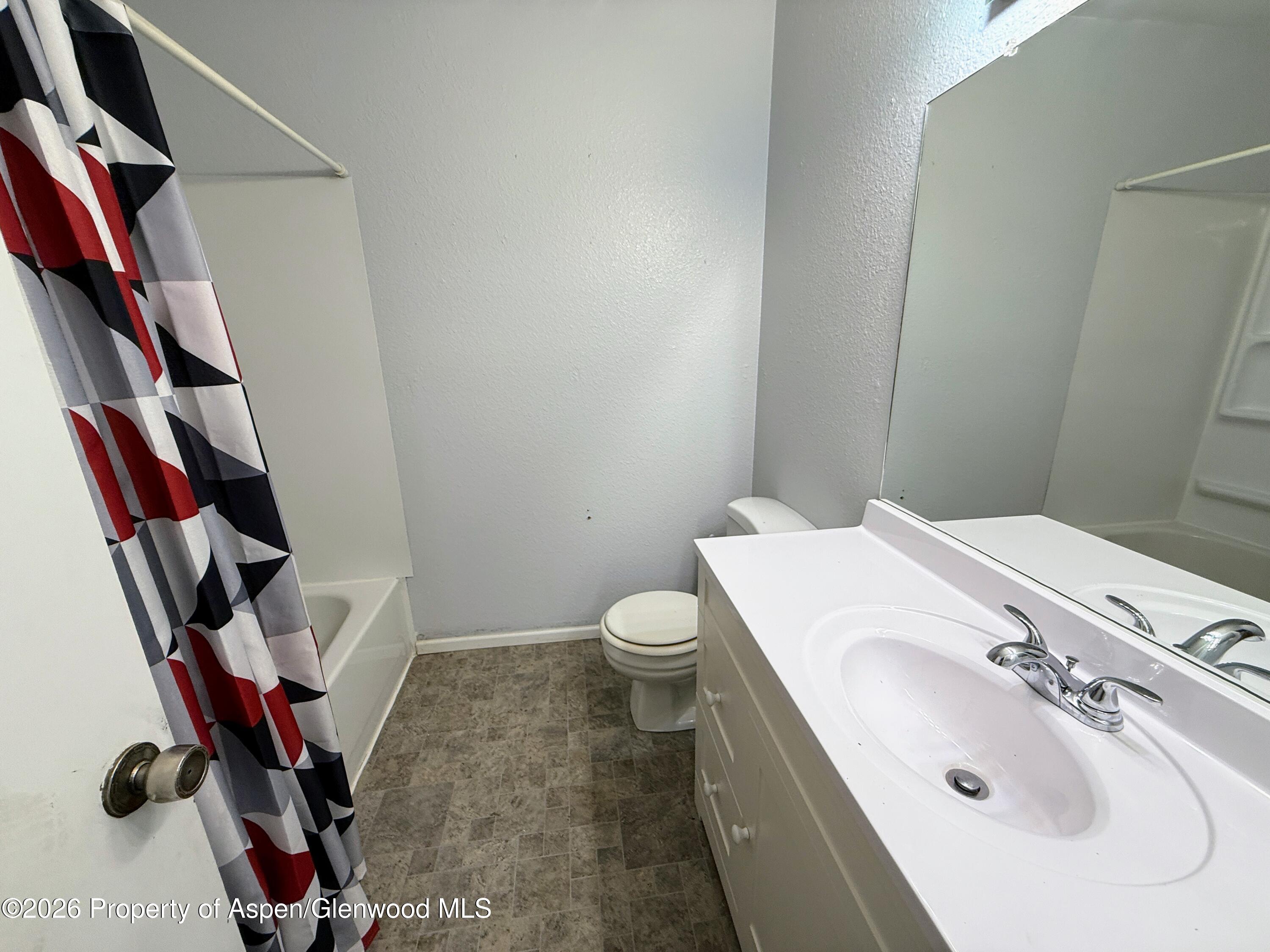 1012 E 7th Street Property Photo 9