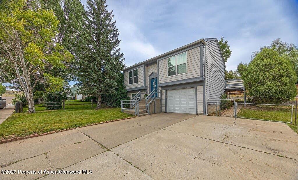 821 Exmoor Road Property Photo 2