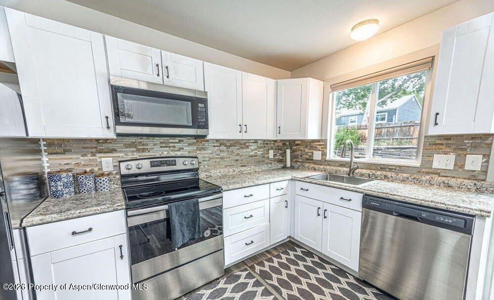 821 Exmoor Road Property Photo 4