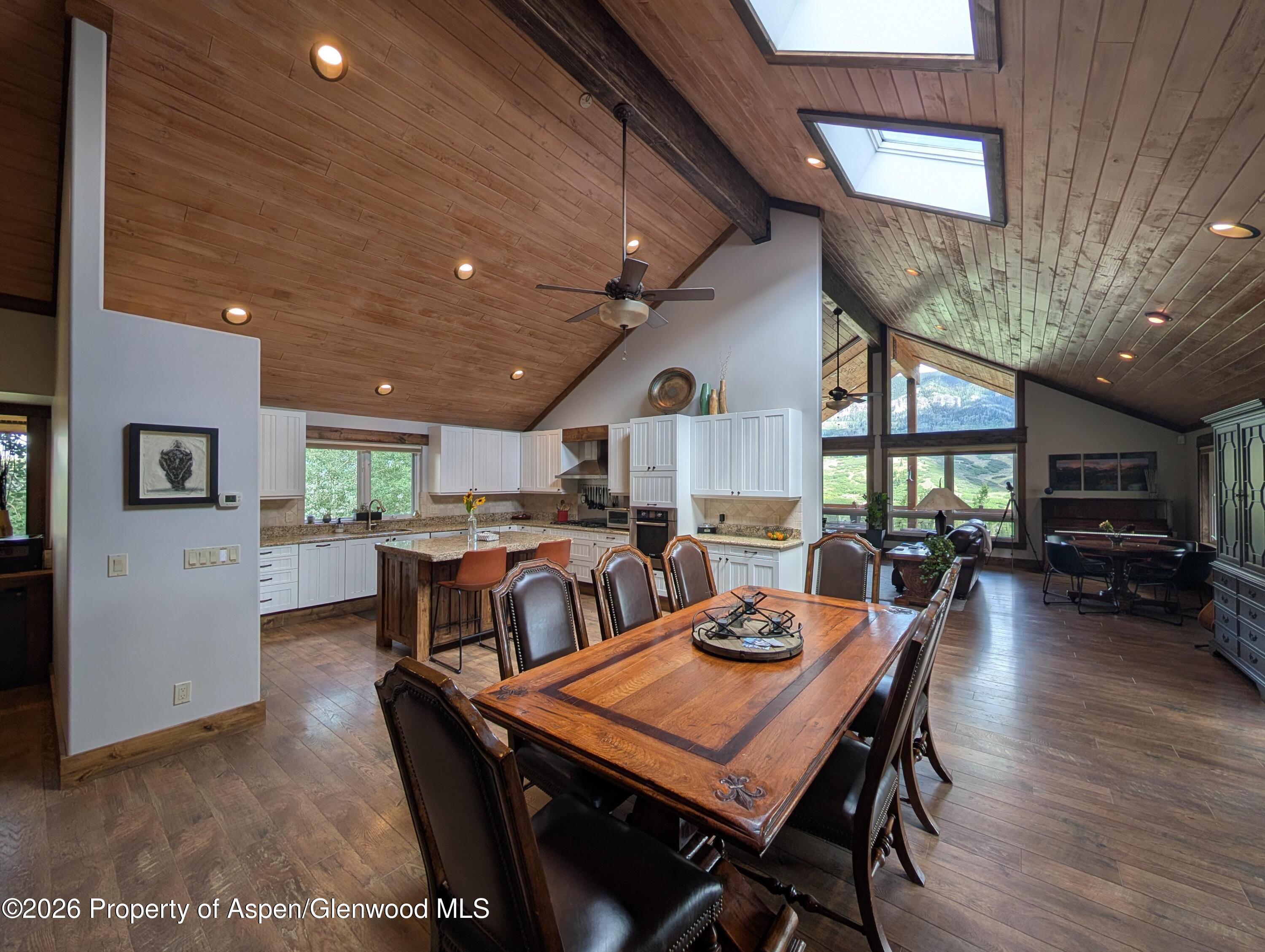 684 Falcon Way Property Photo 17