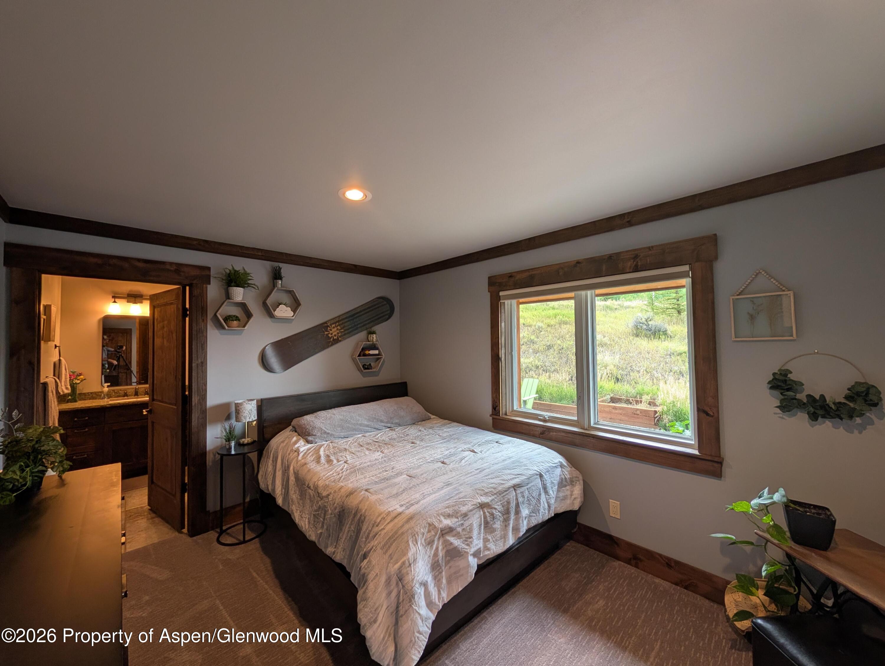 684 Falcon Way Property Photo 24