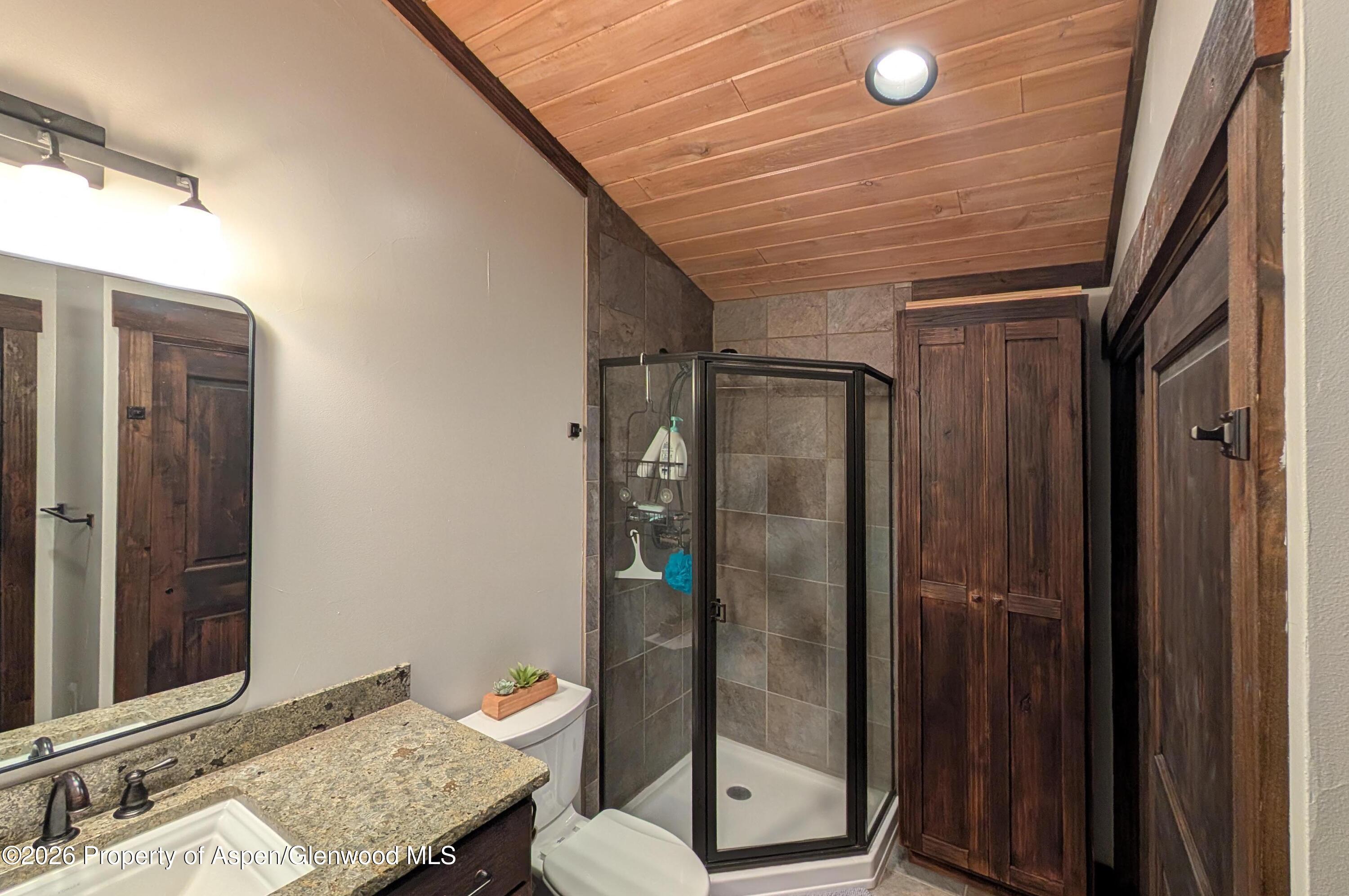 684 Falcon Way Property Photo 25