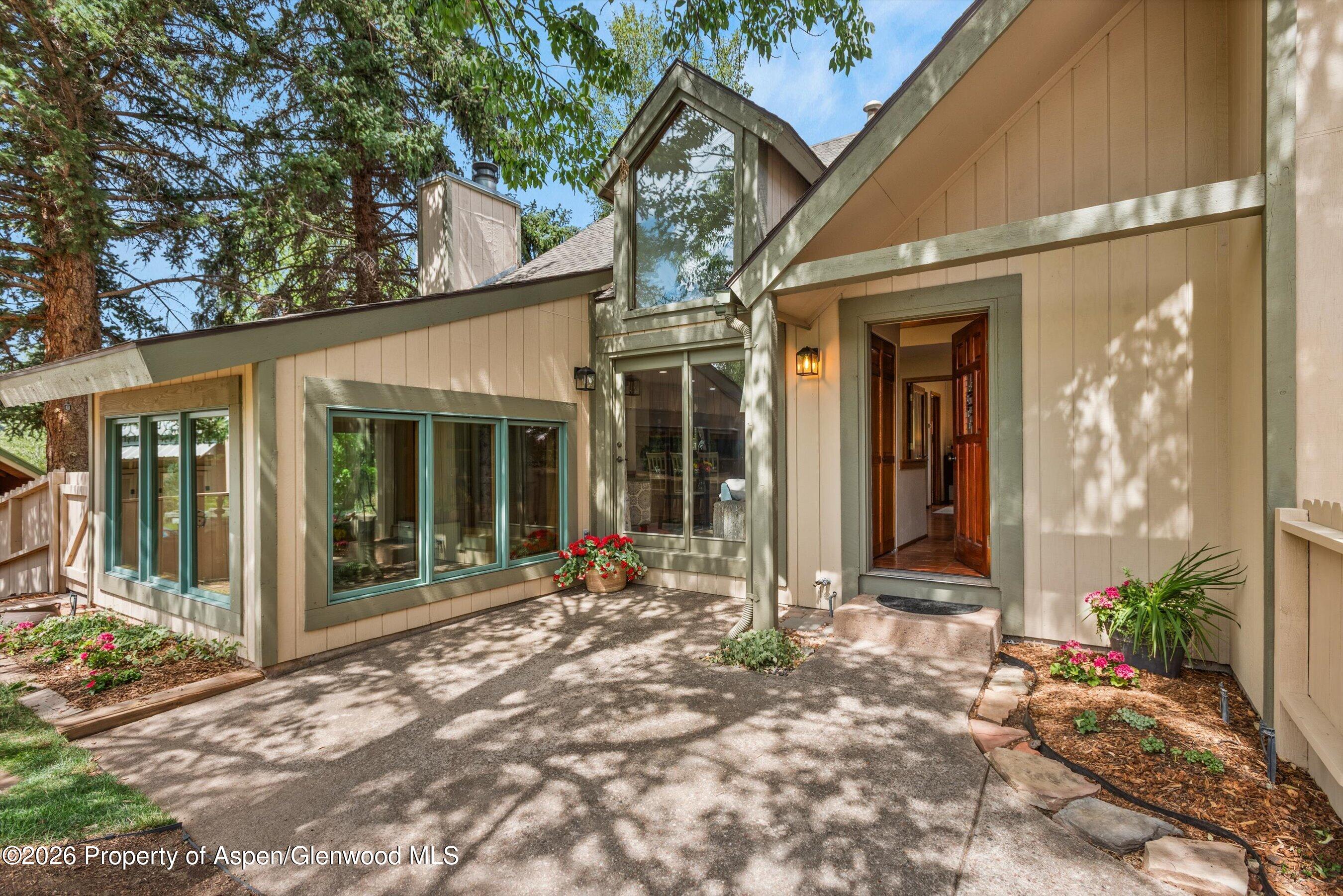 33 Mountain Court Property Photo 1