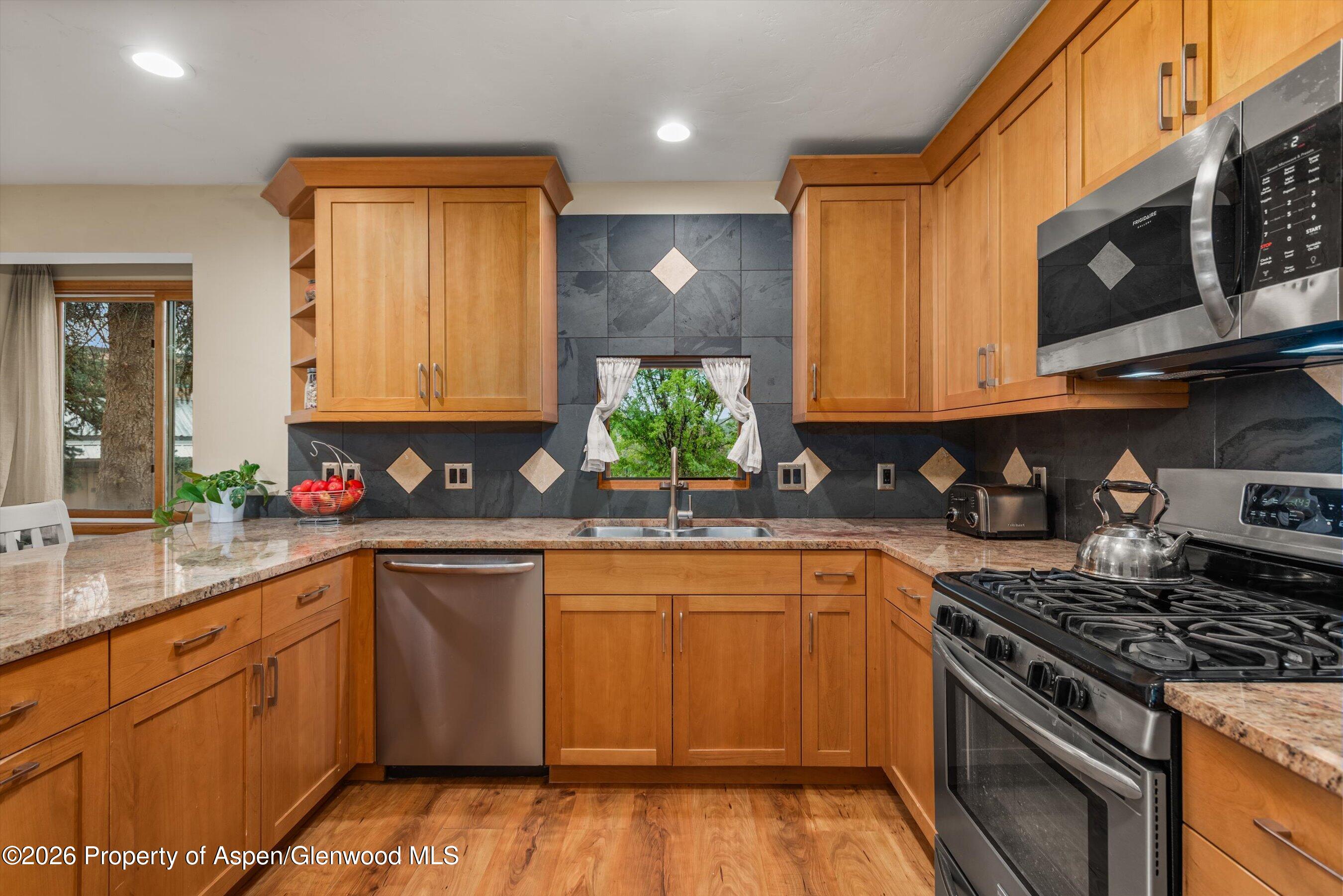 33 Mountain Court Property Photo 8