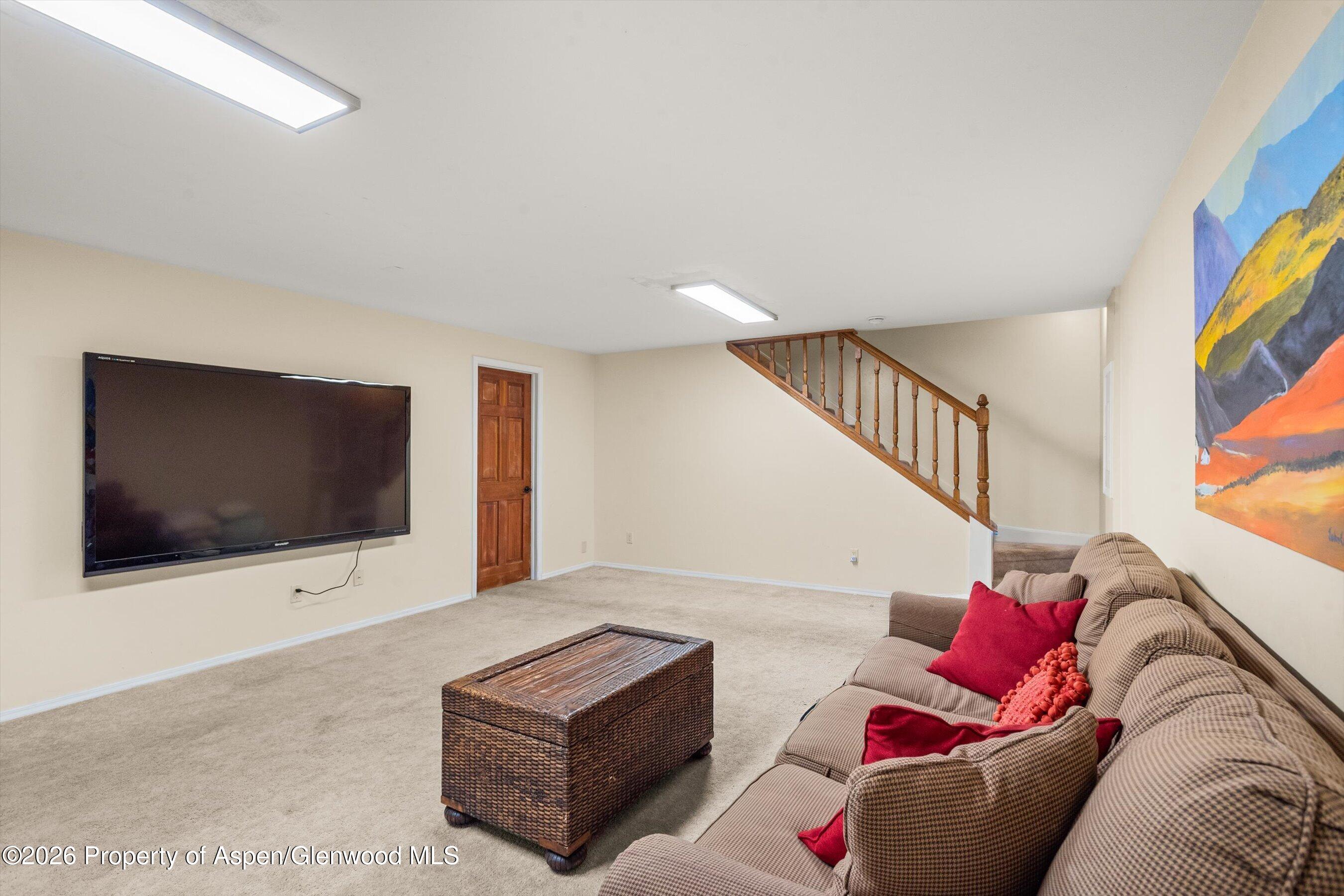 33 Mountain Court Property Photo 27