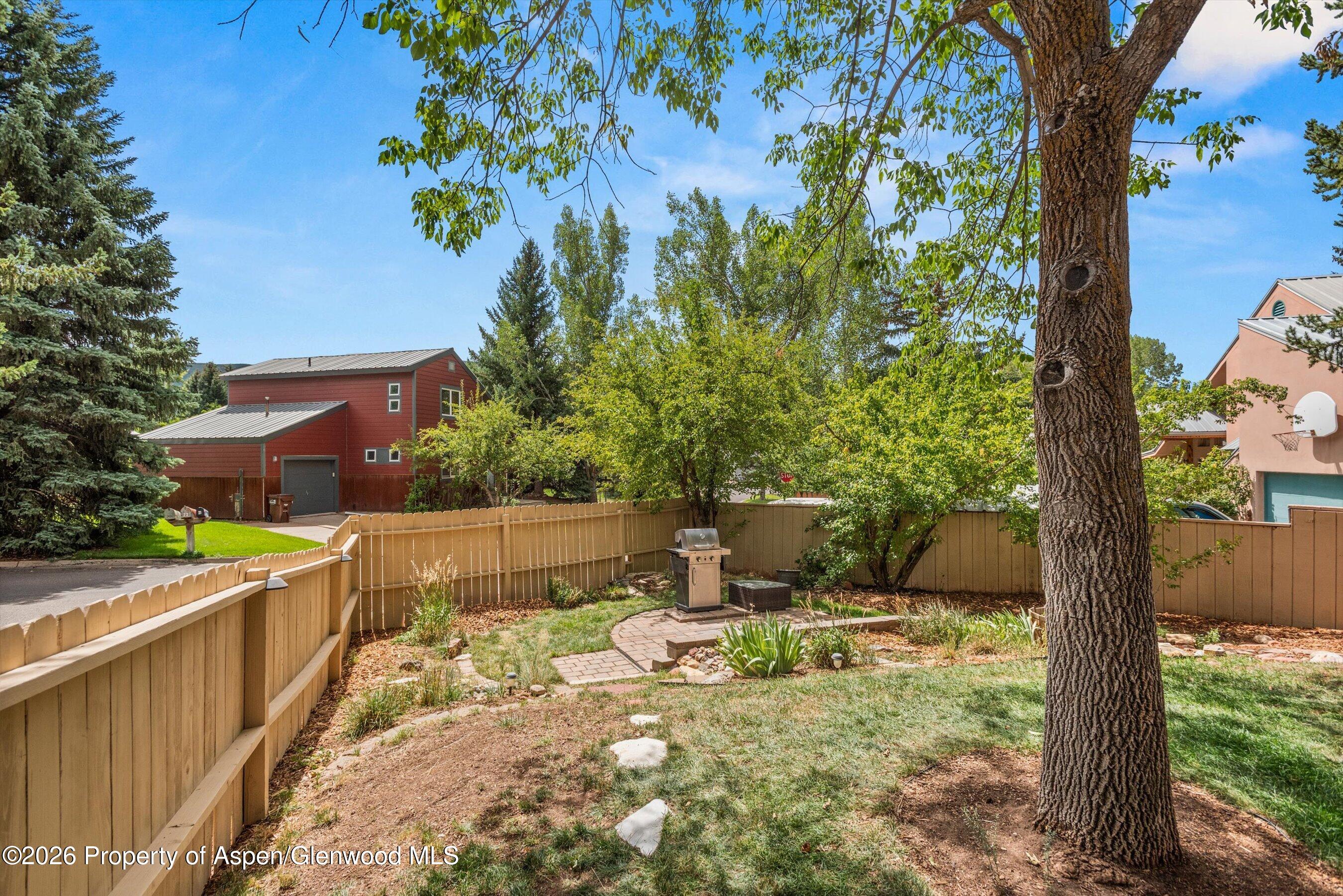33 Mountain Court Property Photo 32