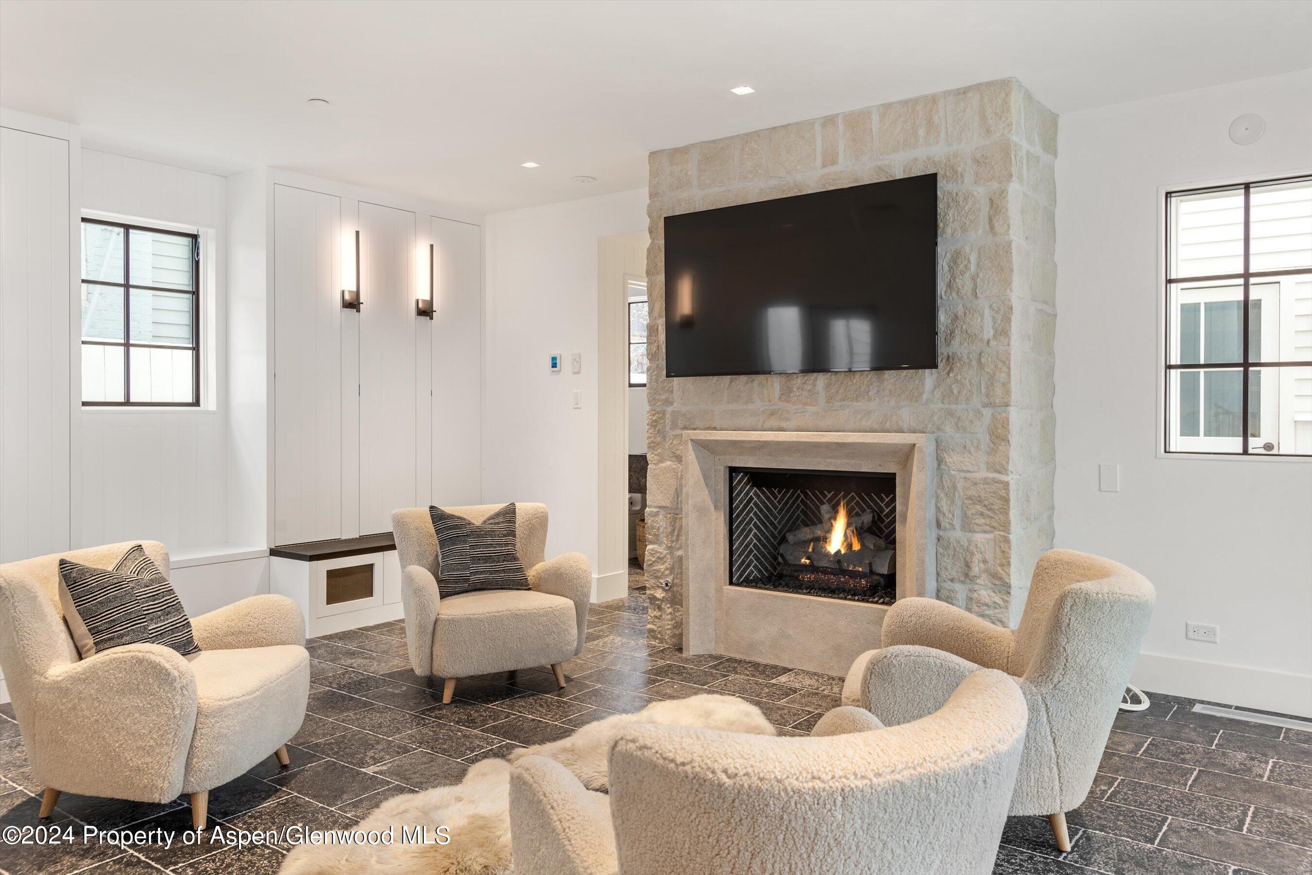 134 E Bleeker Street Property Photo 4