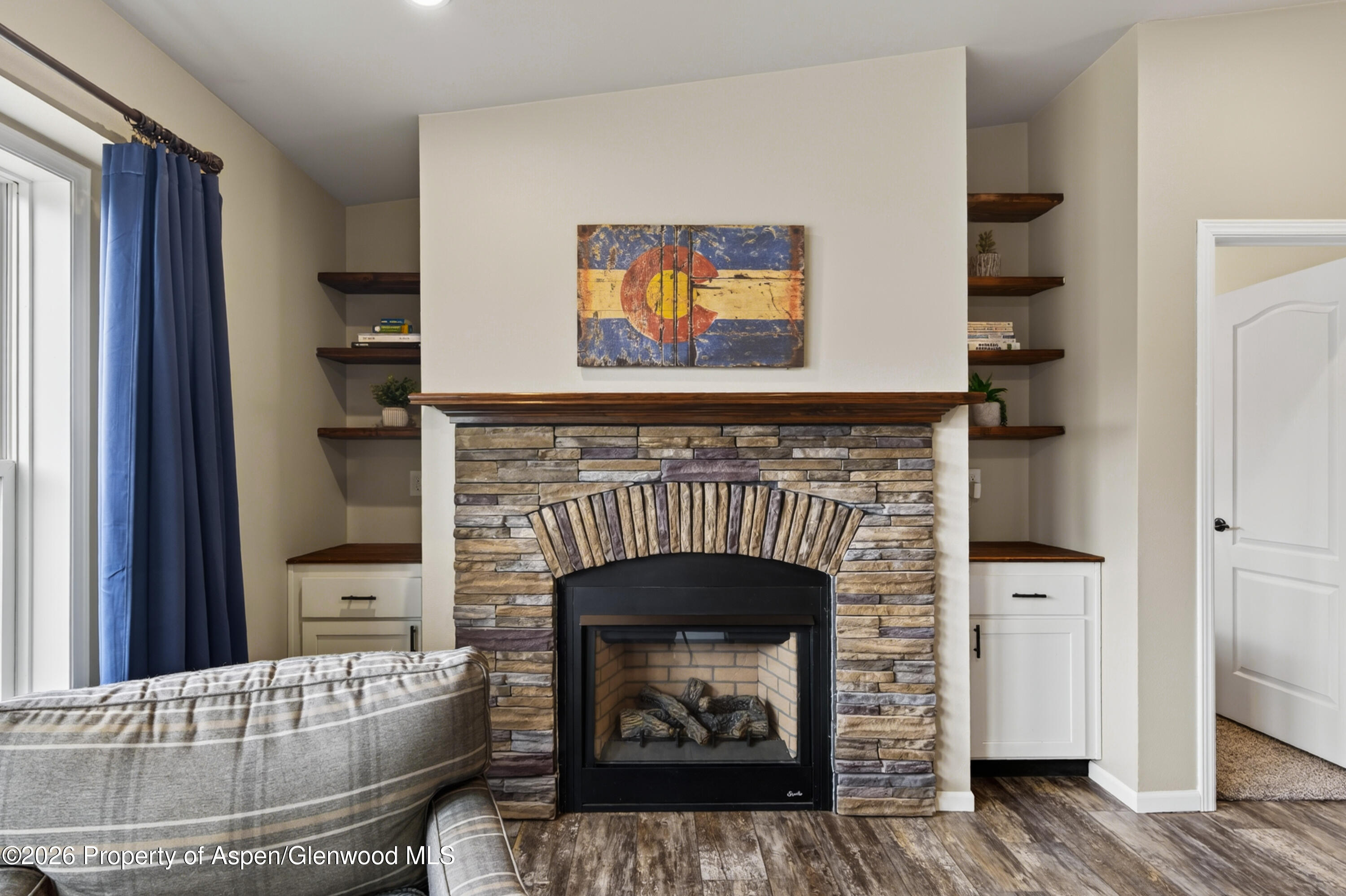 2432 Pioneer Way Property Photo 4