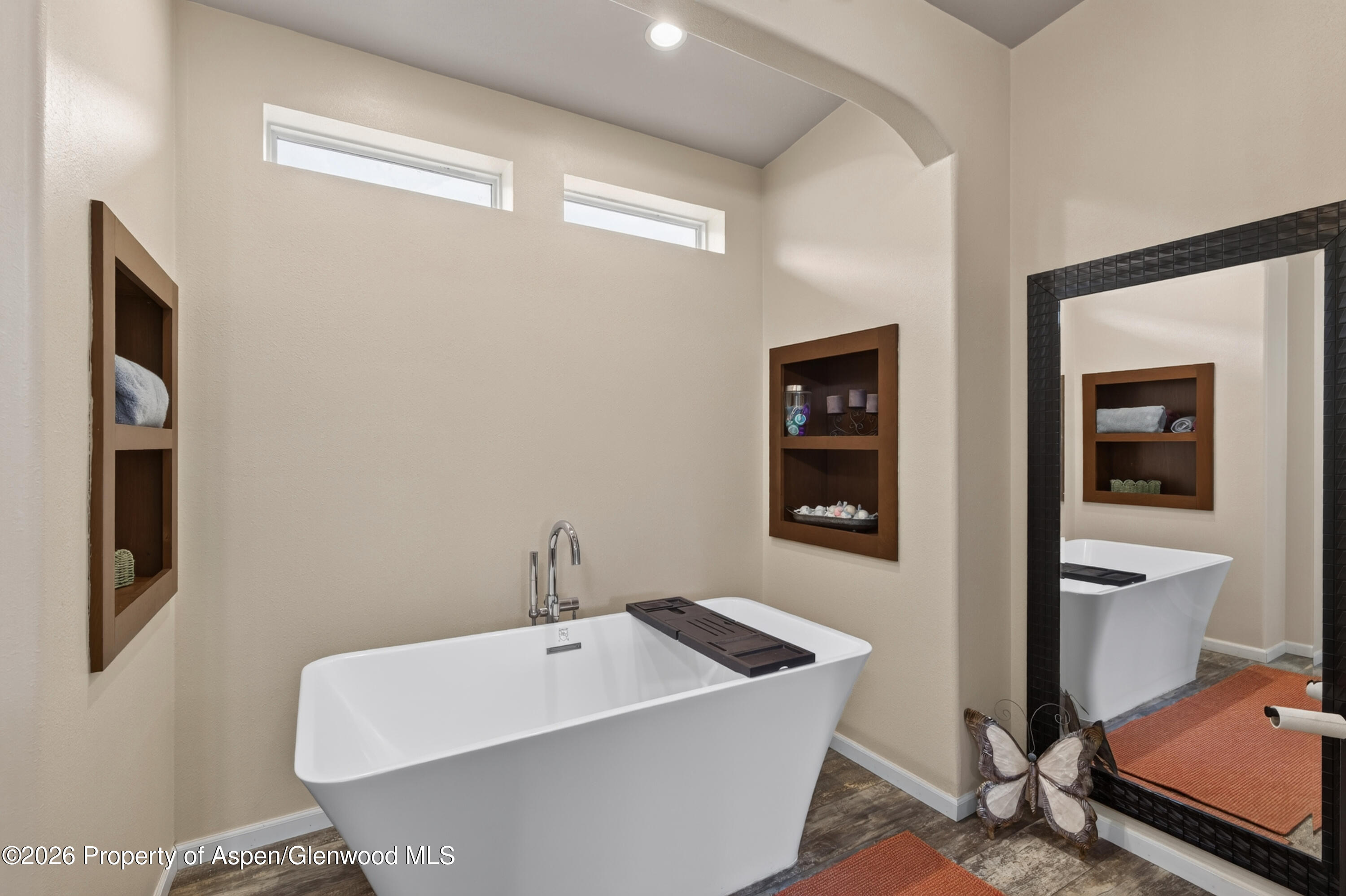 2432 Pioneer Way Property Photo 14