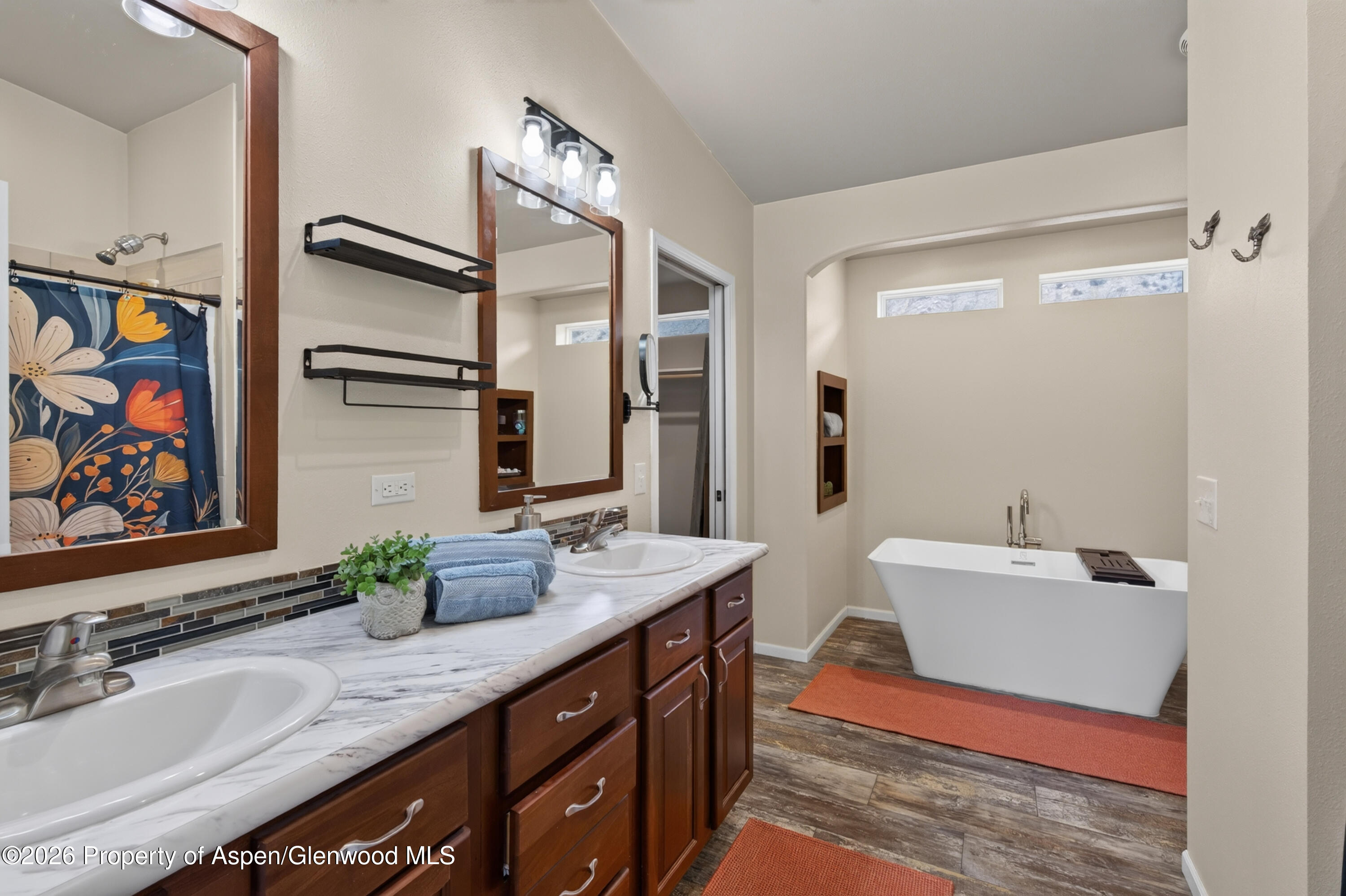 2432 Pioneer Way Property Photo 15