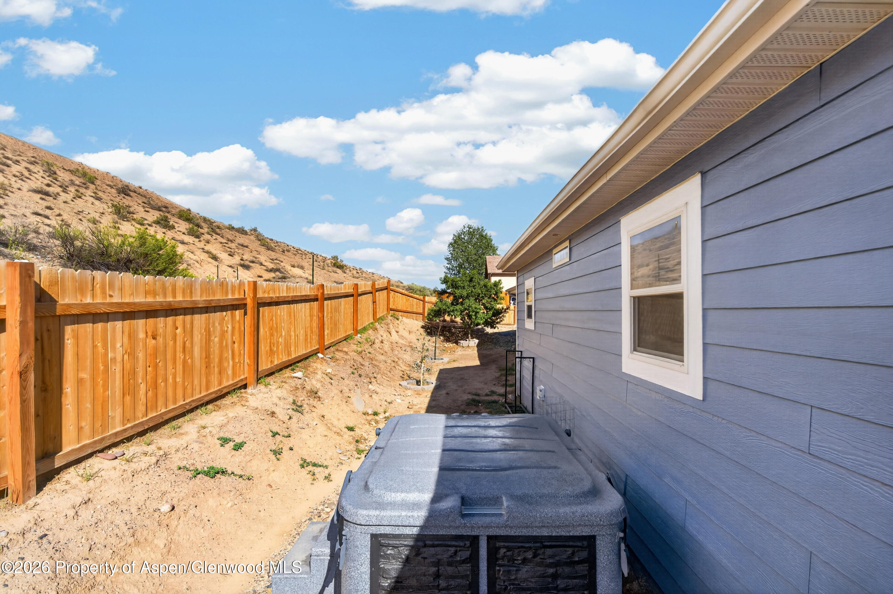 2432 Pioneer Way Property Photo 28