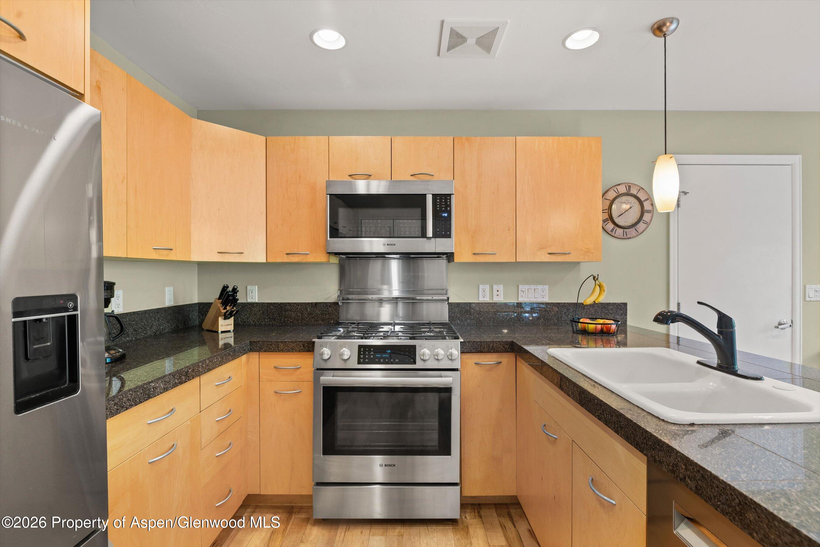 382 Branding Way Property Photo 6