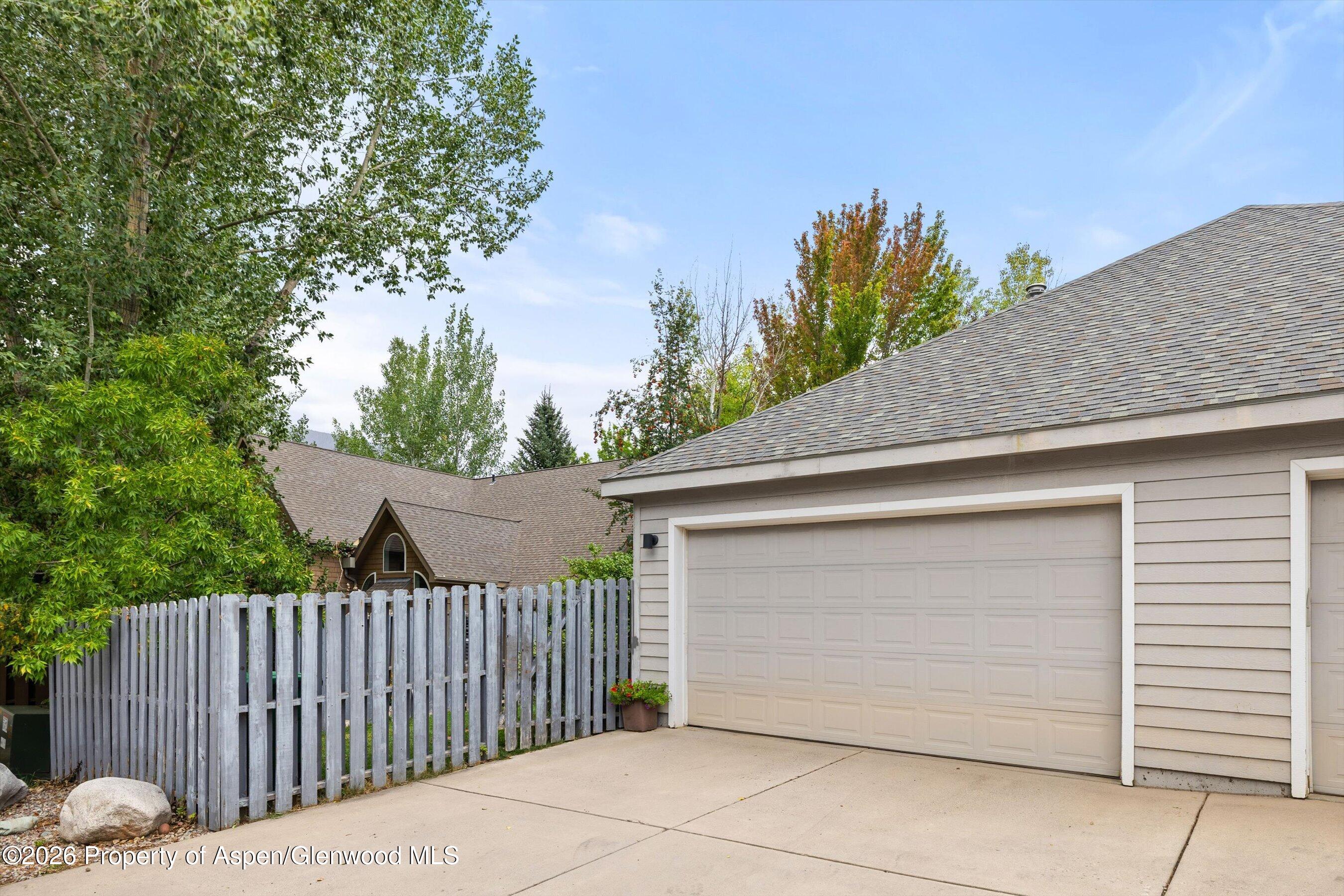 382 Branding Way Property Photo 20