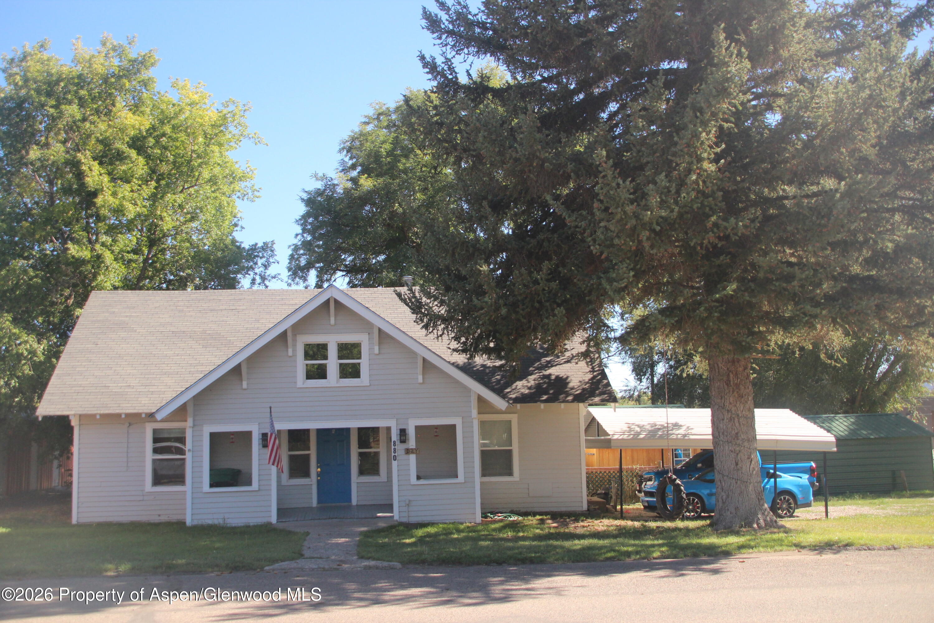880 Main Street Property Photo 1