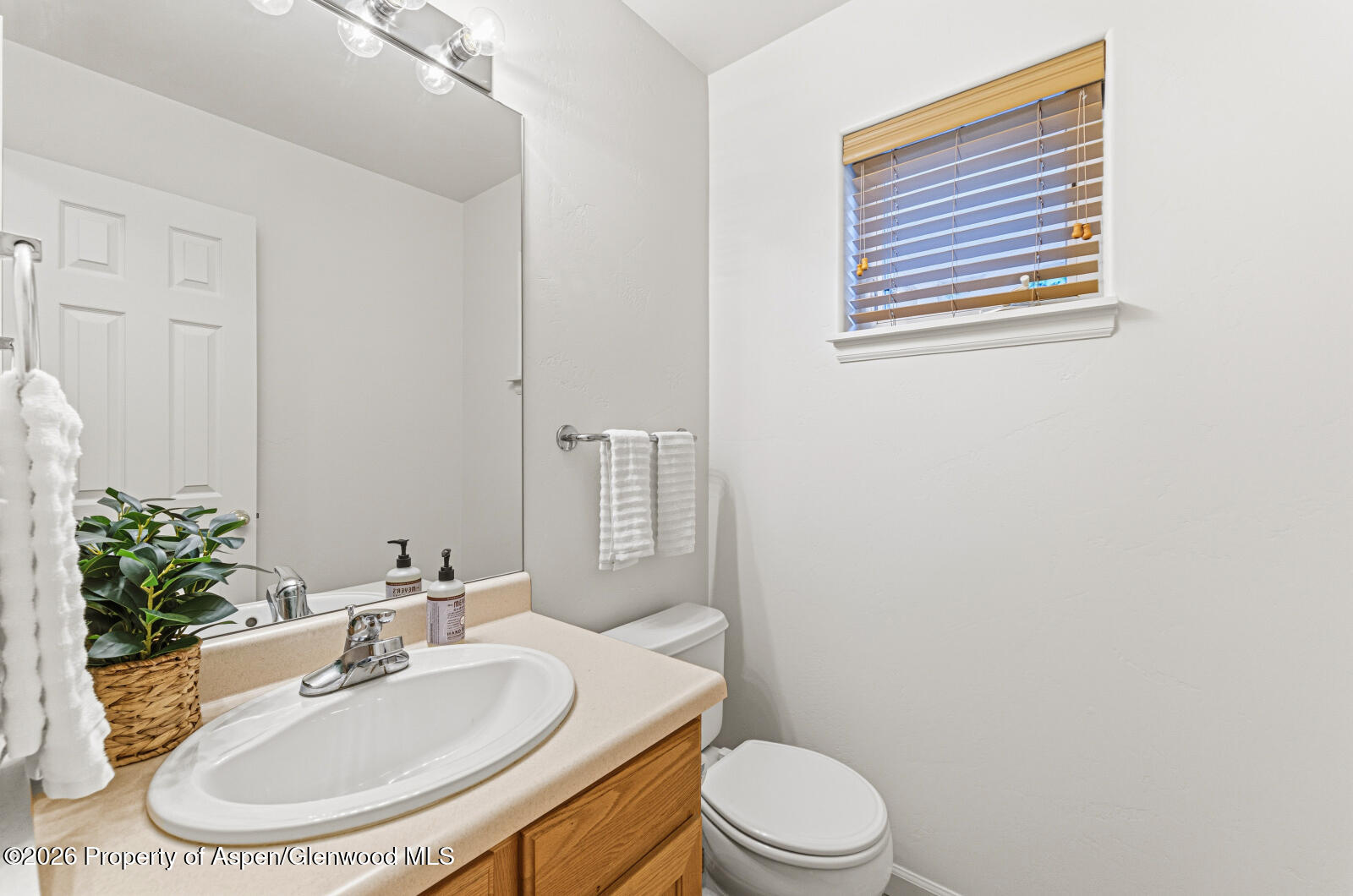 832 Donegan Road Unit B Property Photo 10