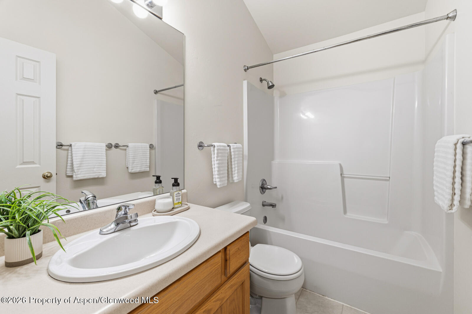 832 Donegan Road Unit B Property Photo 16
