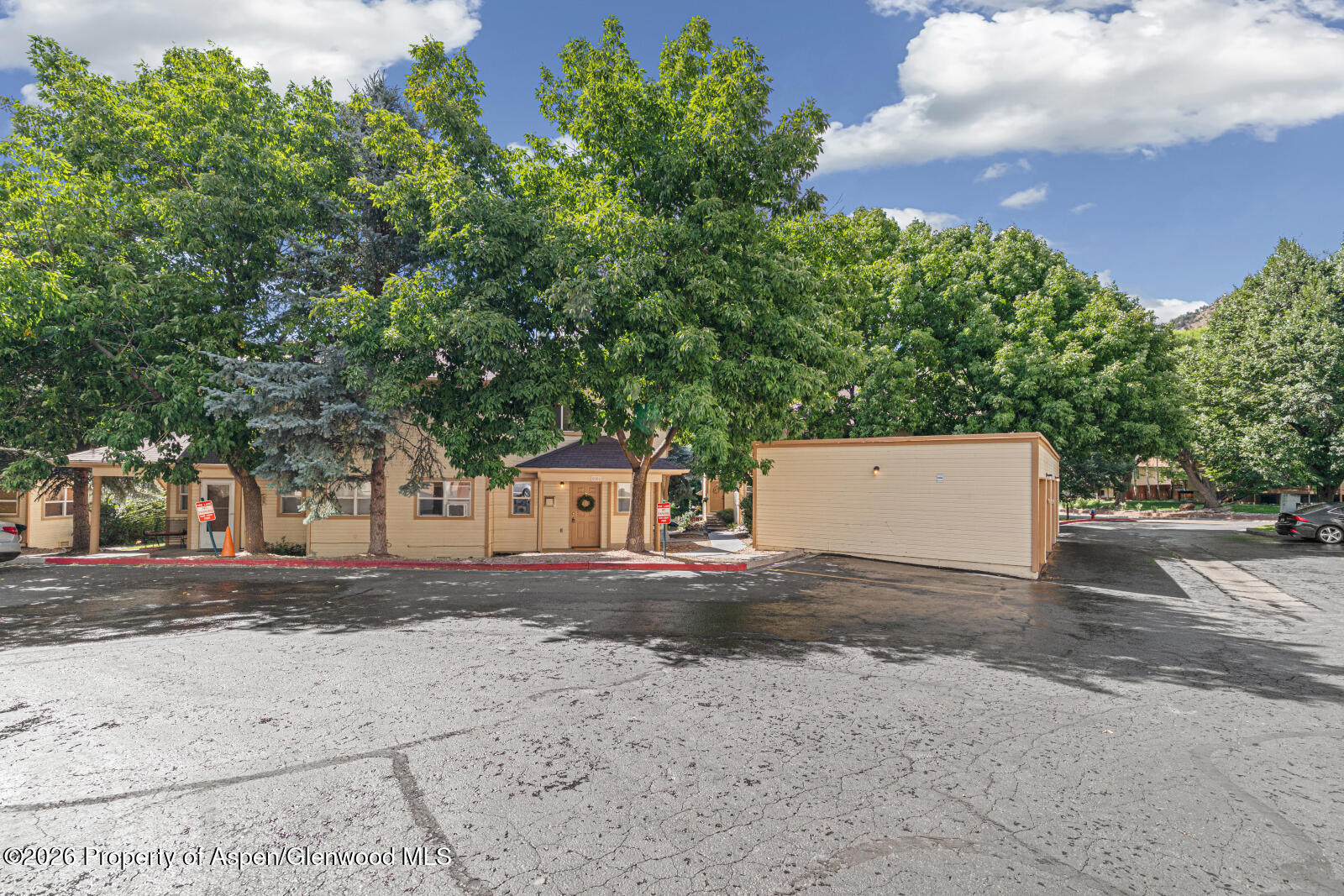 832 Donegan Road Unit B Property Photo 20