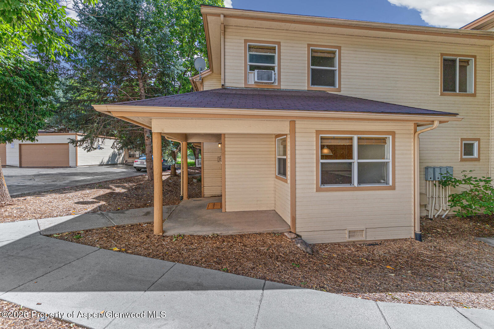 832 Donegan Road Unit B Property Photo 22