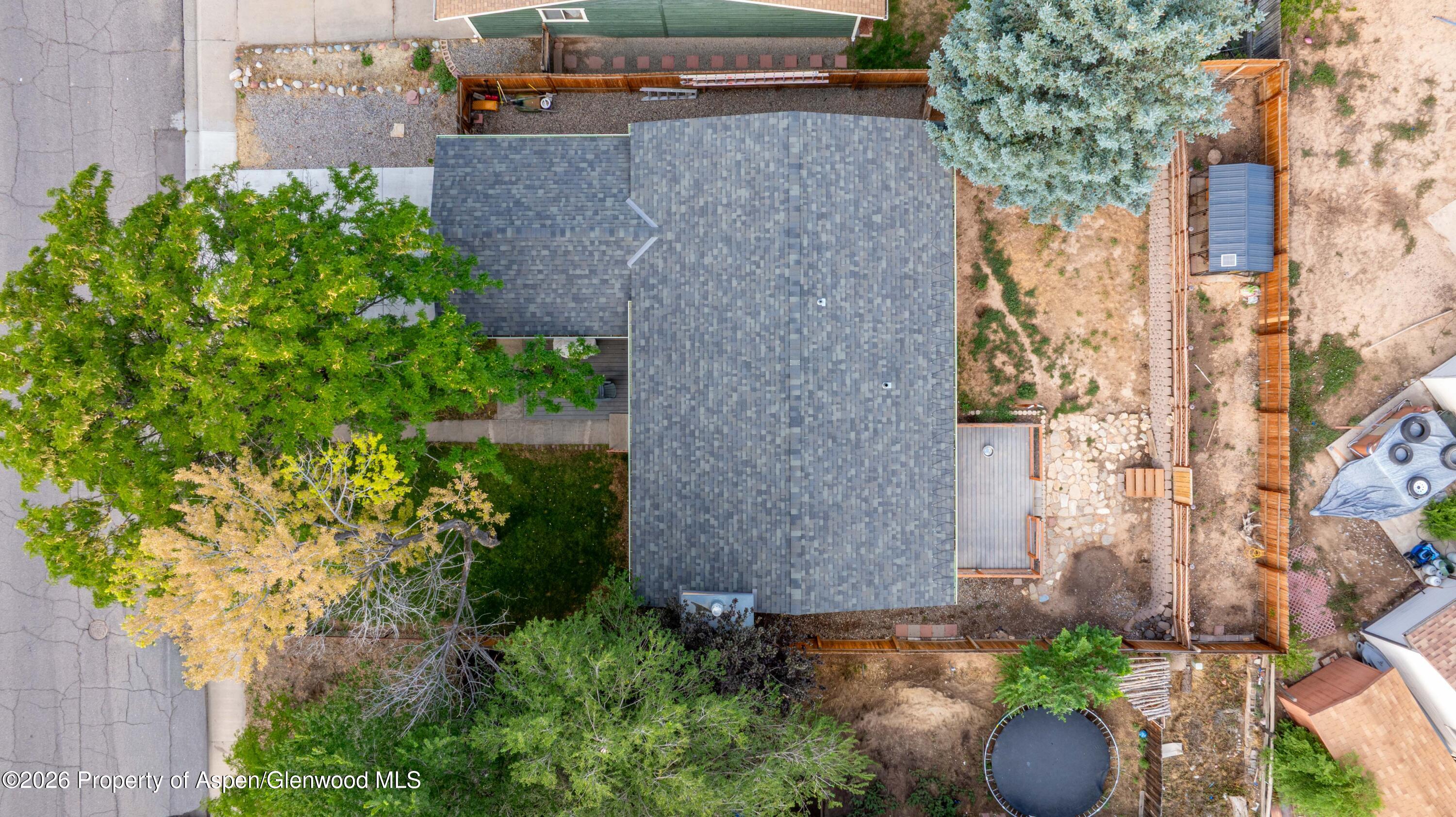 730 E 5th Street Property Photo 4