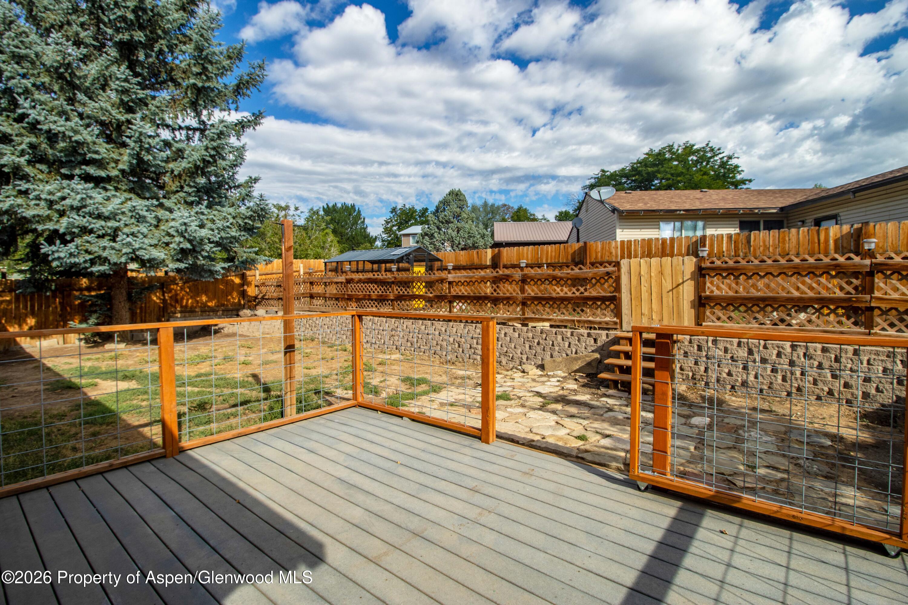 730 E 5th Street Property Photo 8