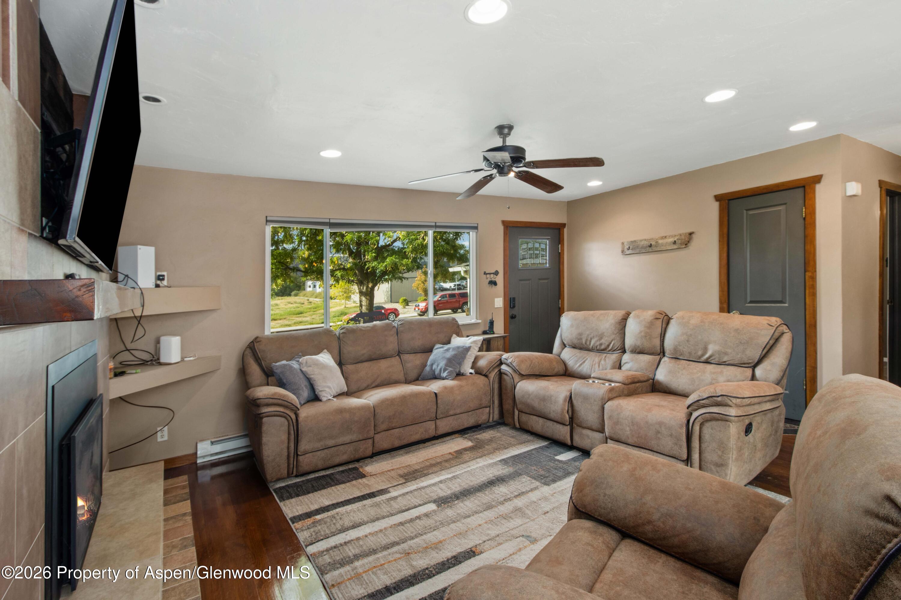 730 E 5th Street Property Photo 10