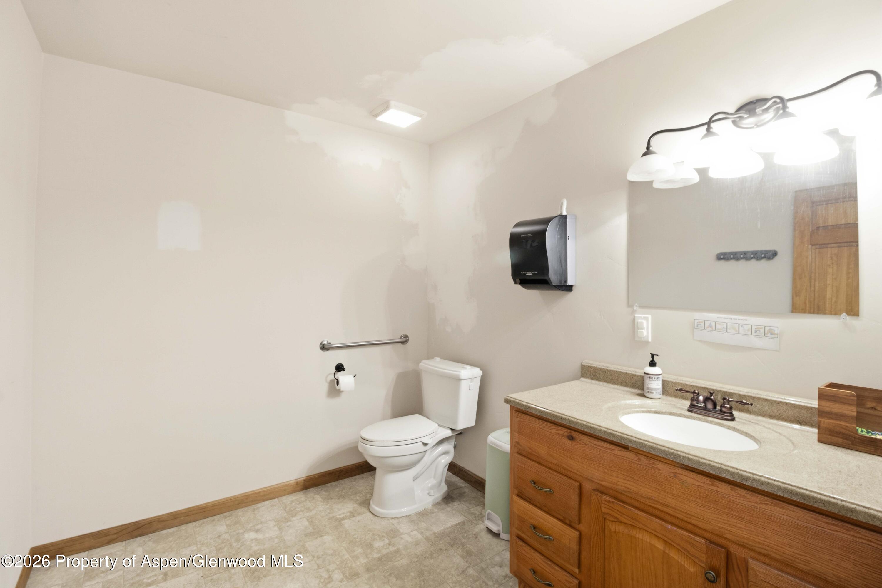 450 West Avenue 102 Property Photo 8