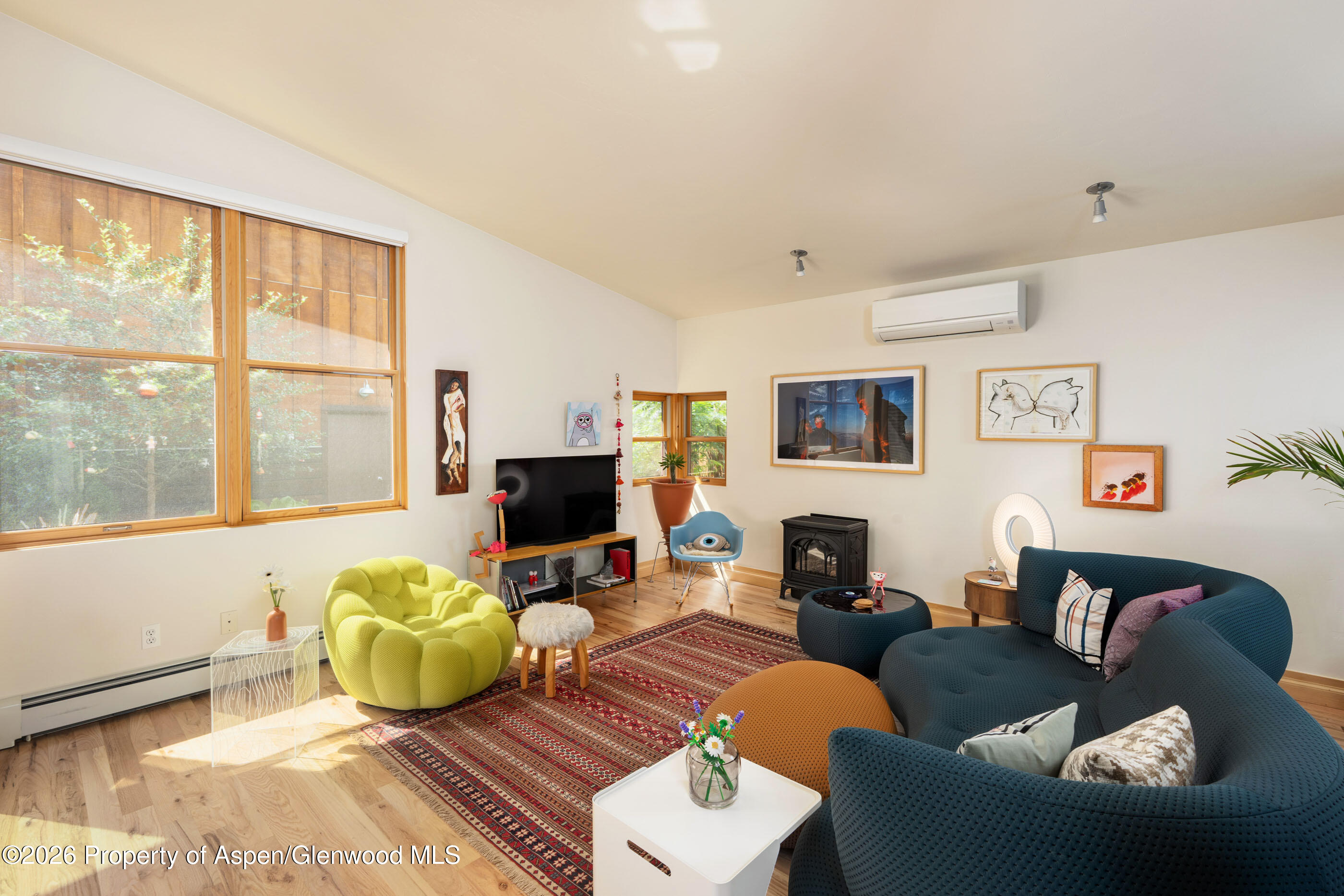 660 Lincoln Avenue Property Photo 6