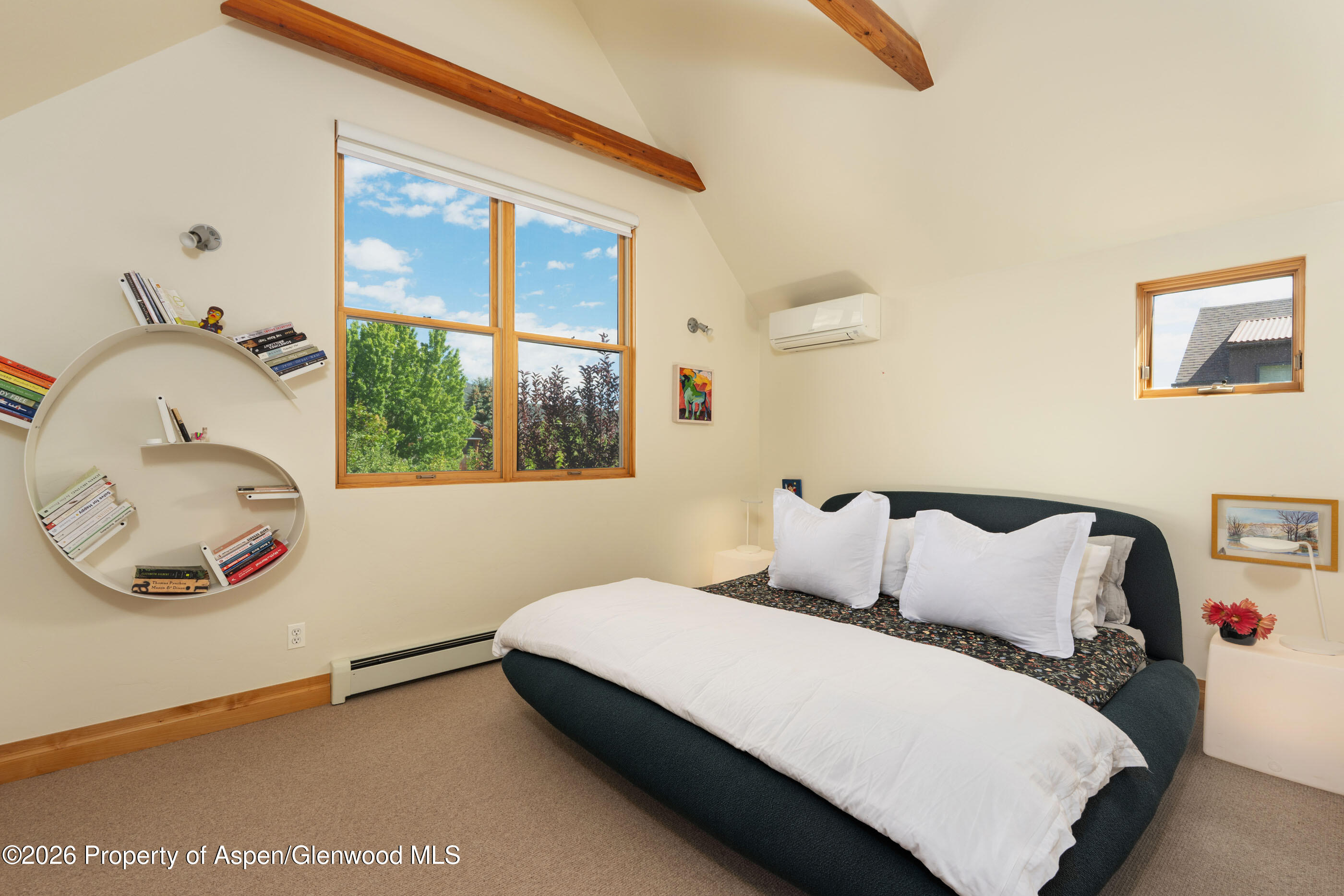 660 Lincoln Avenue Property Photo 9