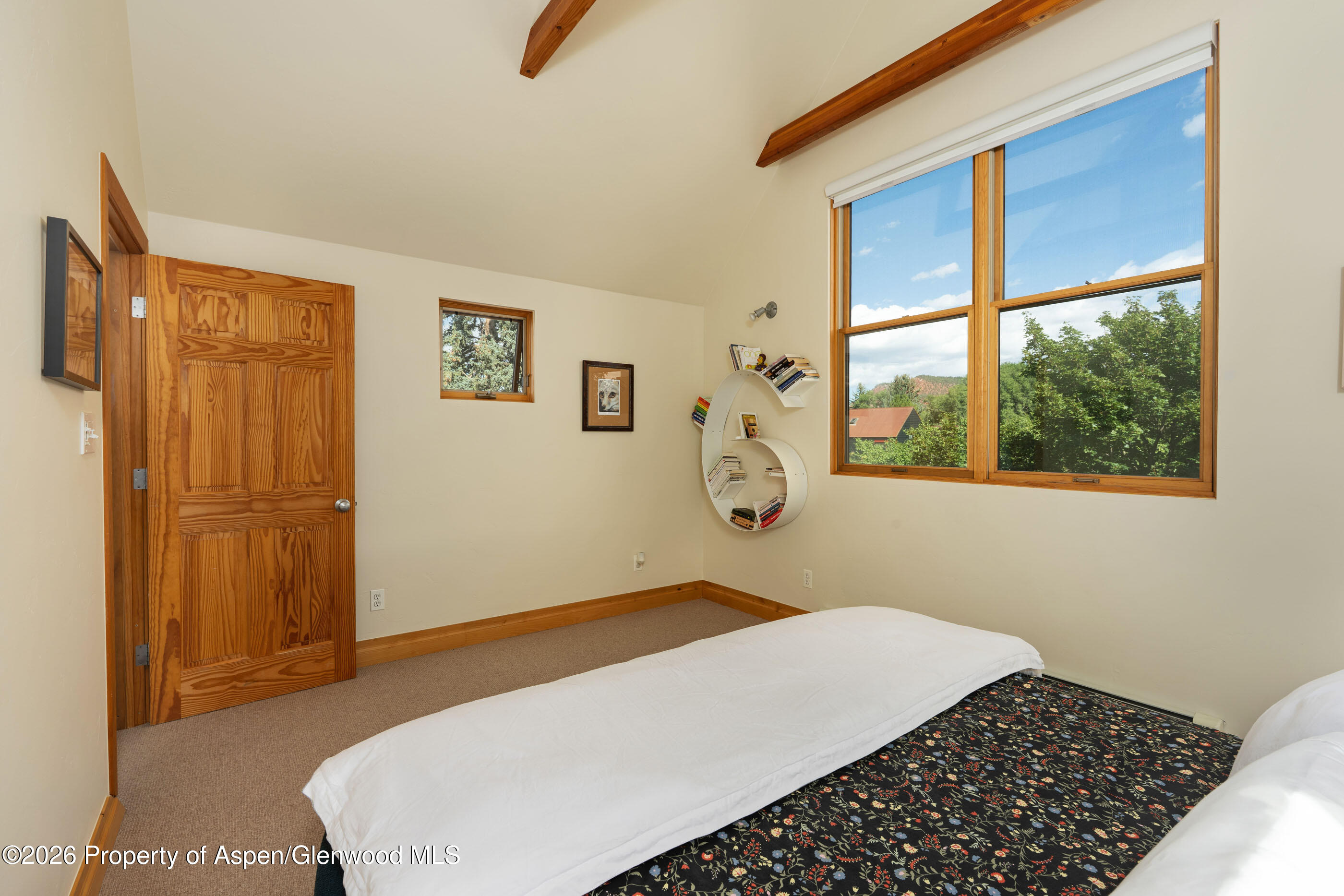 660 Lincoln Avenue Property Photo 10